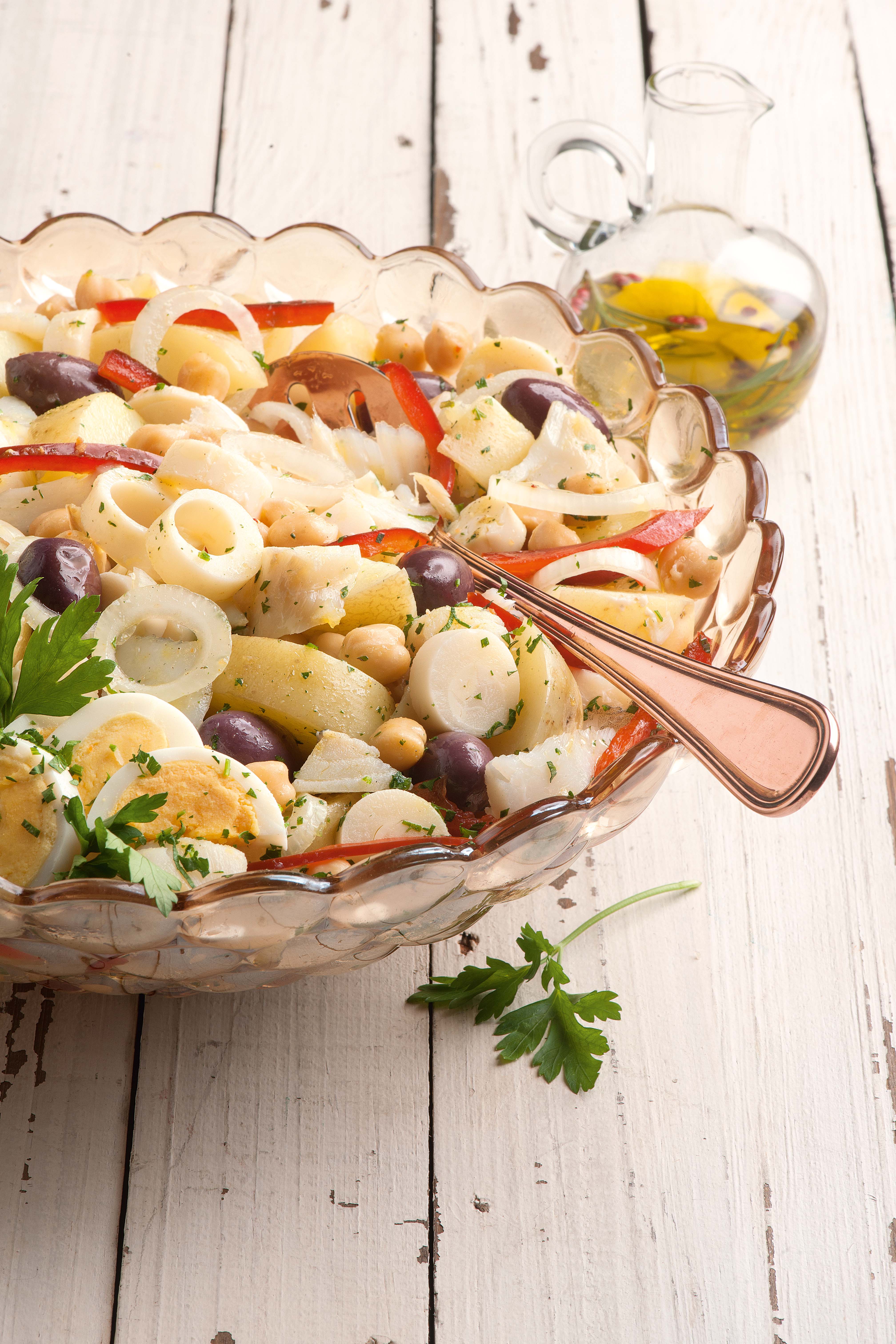 Salada de Batata com Bacalhau e Grão-de-Bico
