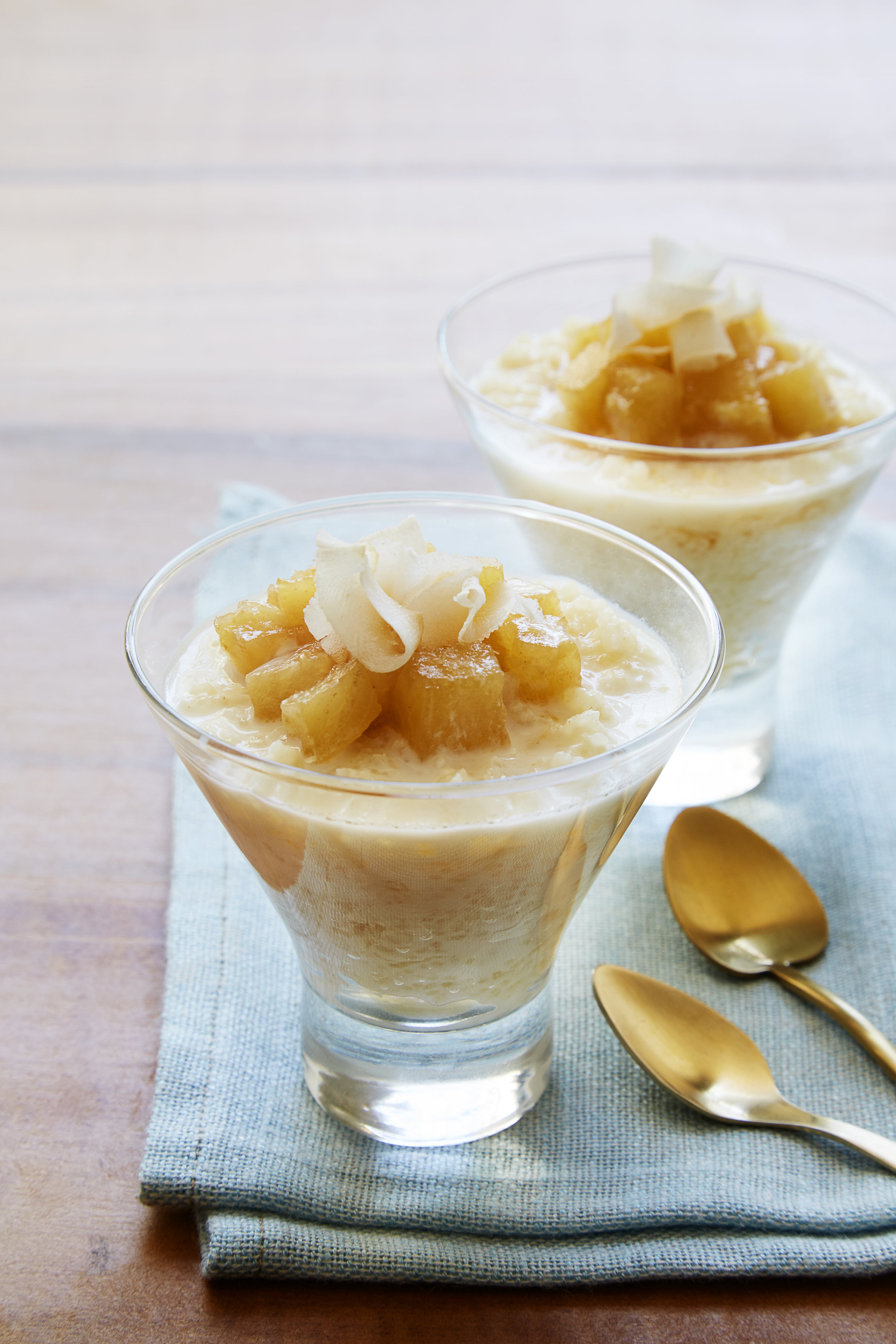Taça de Tapioca com Abacaxi Caramelizado