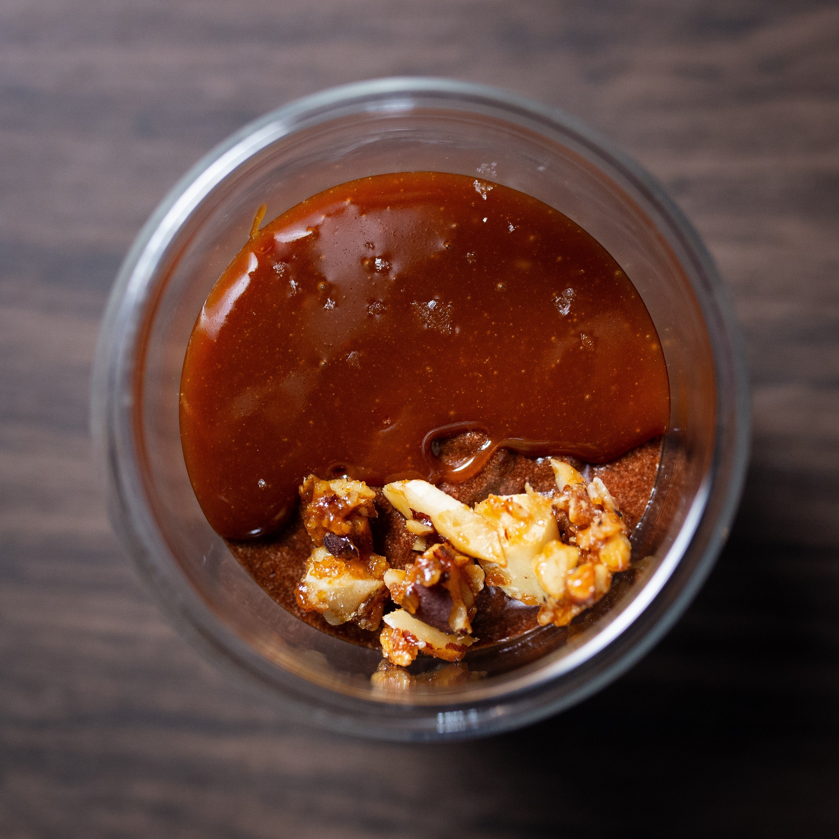 Receita de Mousse de Chocolate com Toffee de Caramelo e Pralinê de Castanhas do Brasil
