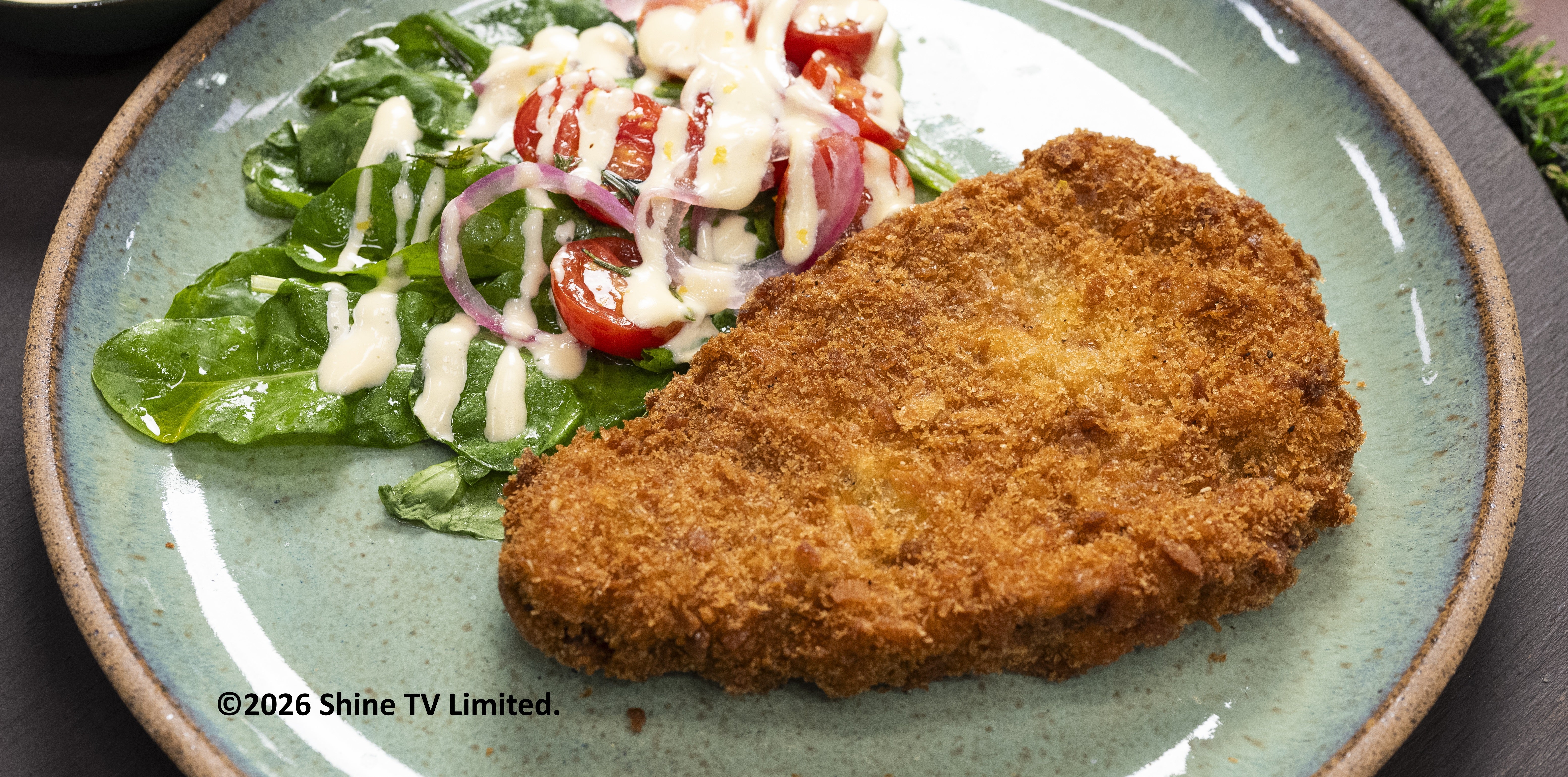Receita de Milanesa Uruguaia com Salada e Aioli