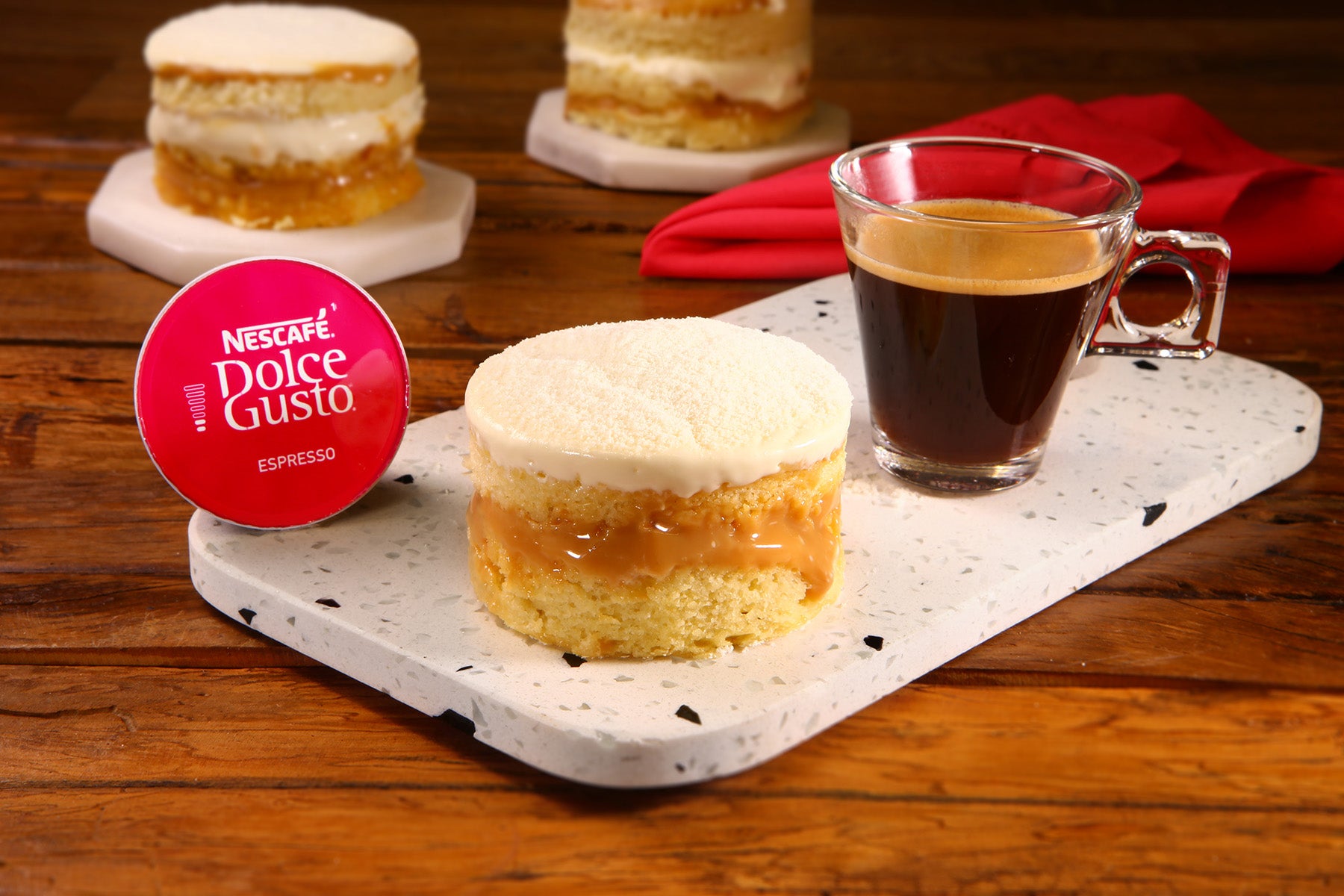 Espresso com Mini Bolo com Ninho e Doce de Leite