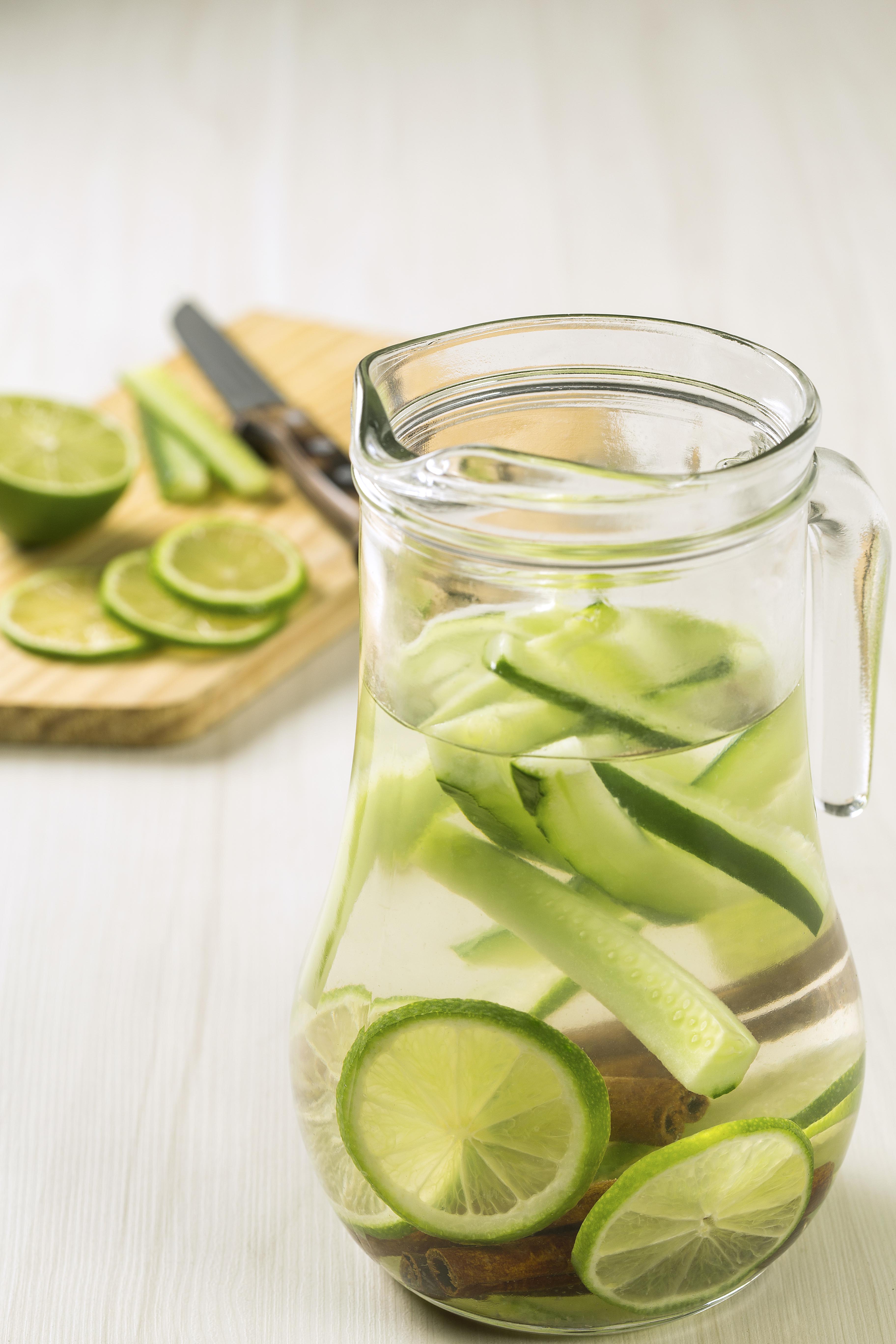 Água Aromatizada de Limão, Pepino e Canela