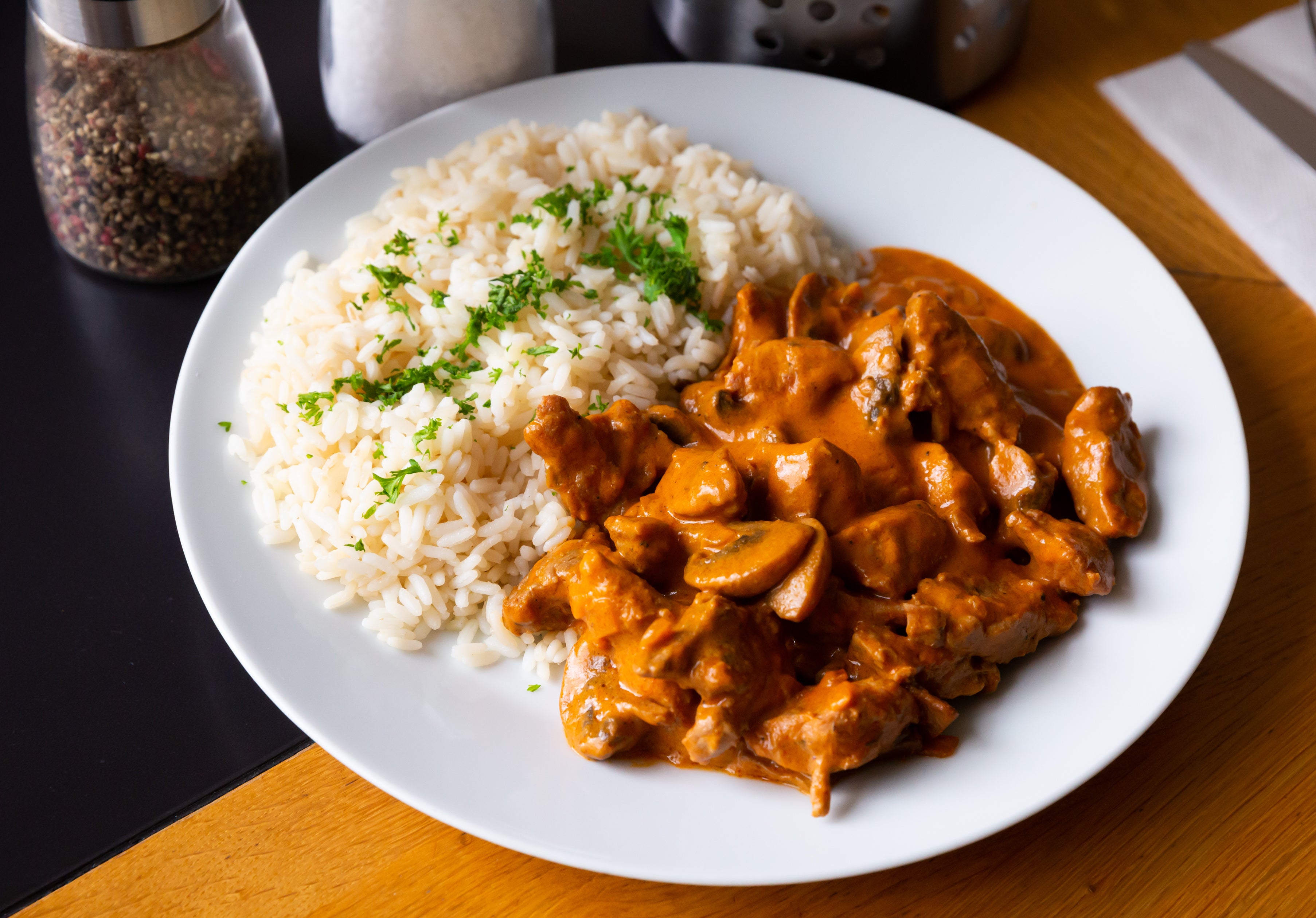 Receita de Strogonoff de Carne Tradicional com Maggi e Nestlé Creme de Leite