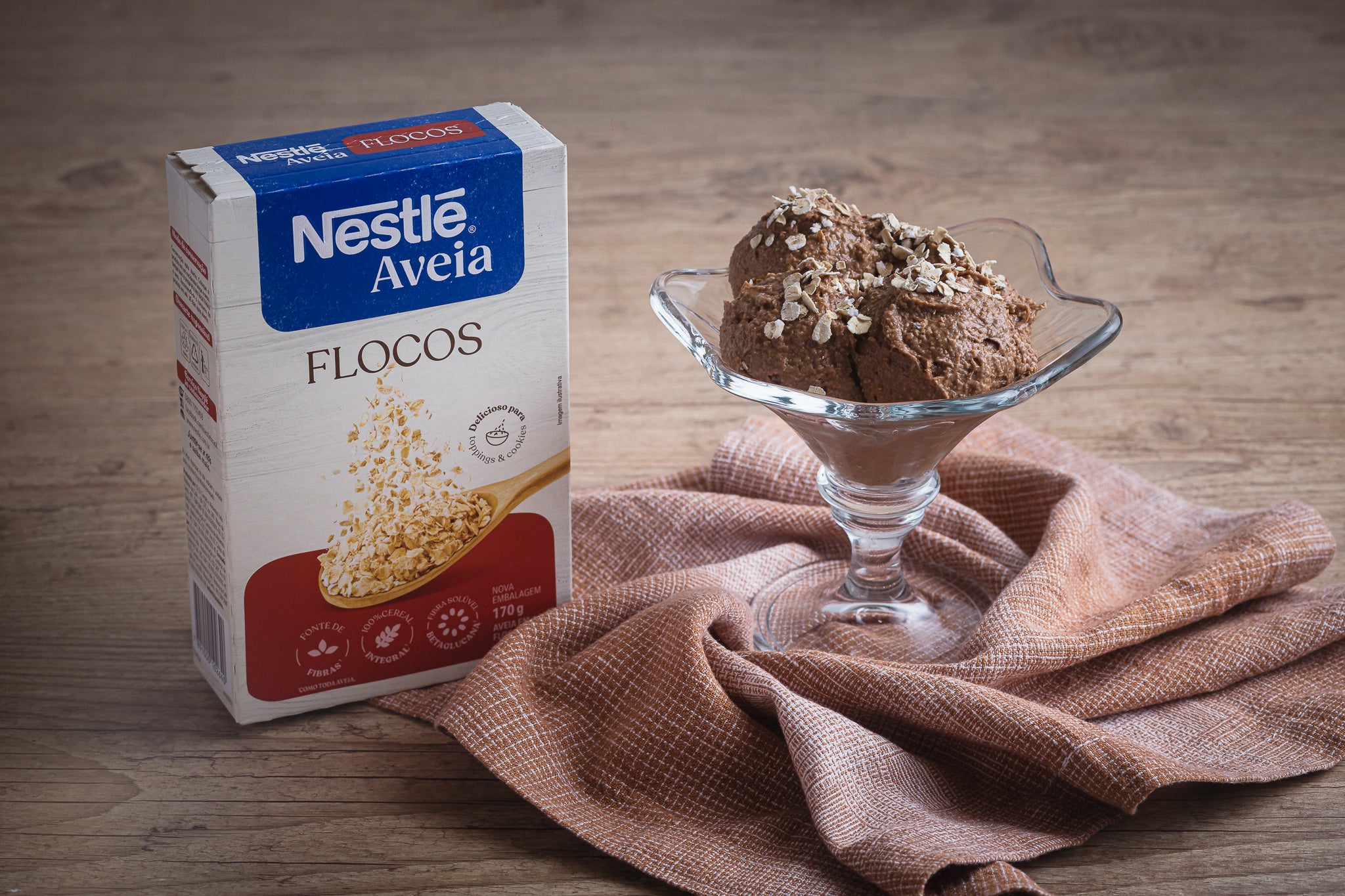 Receita de Sorvete de Cacau e NESTLÉ® Aveia Flocos