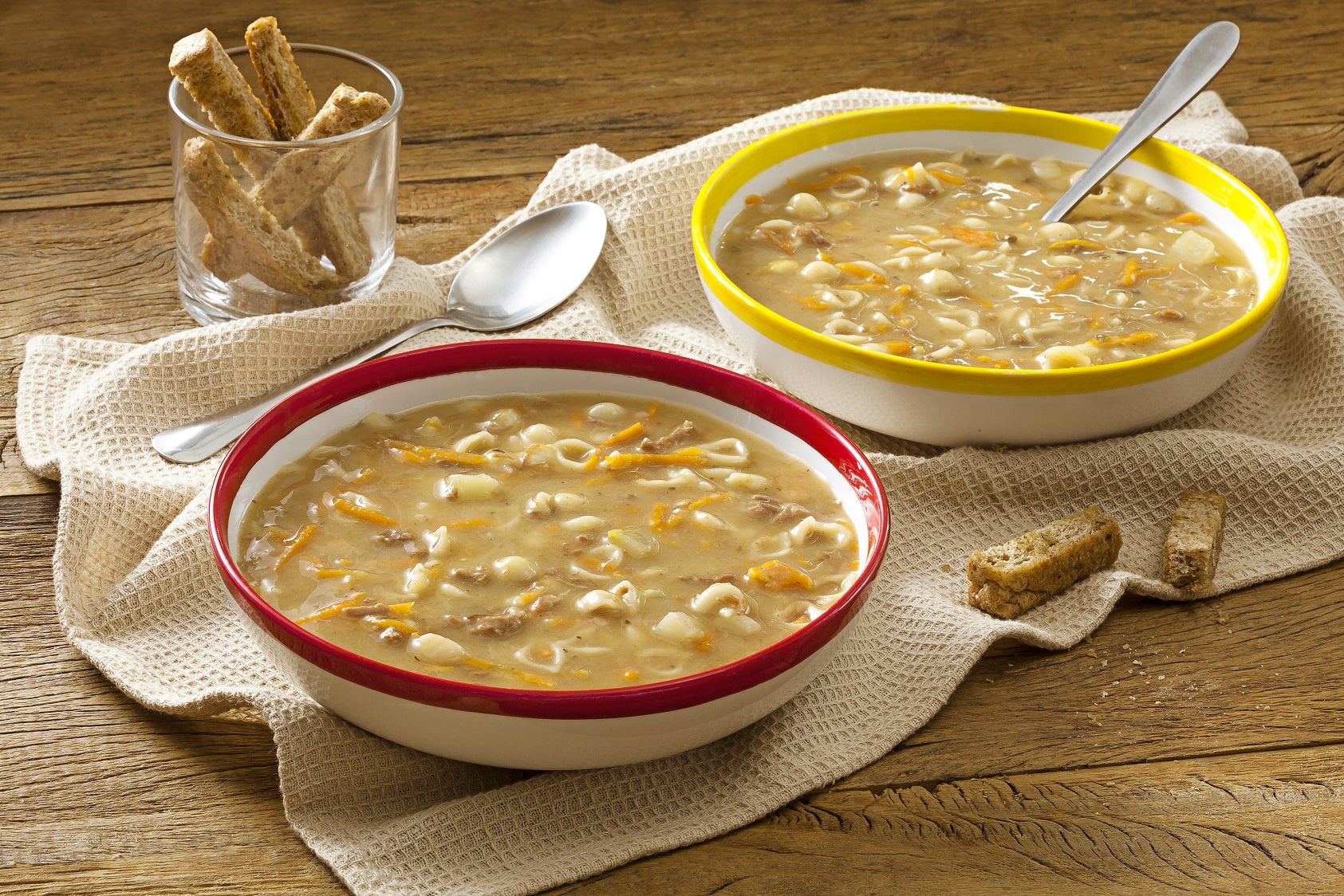 Maggi Sopão de Carne com Legumes e Carne Desfiada