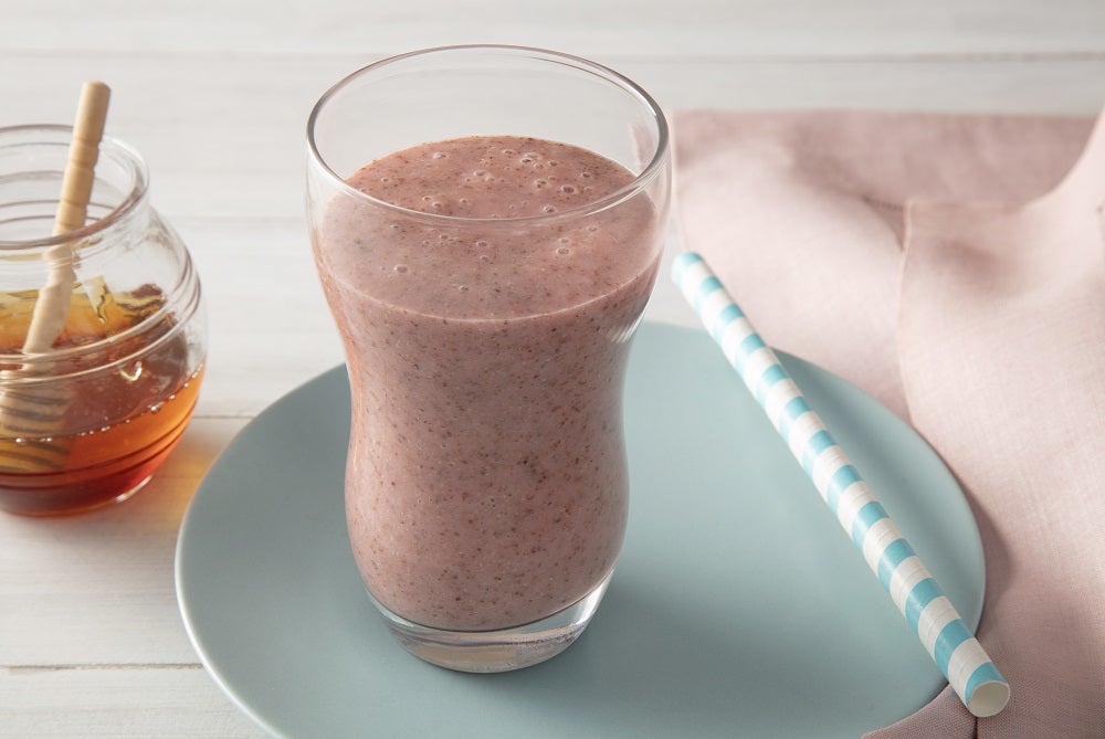 Receita de Smoothie Iogurte Molico com Morango e Chia
