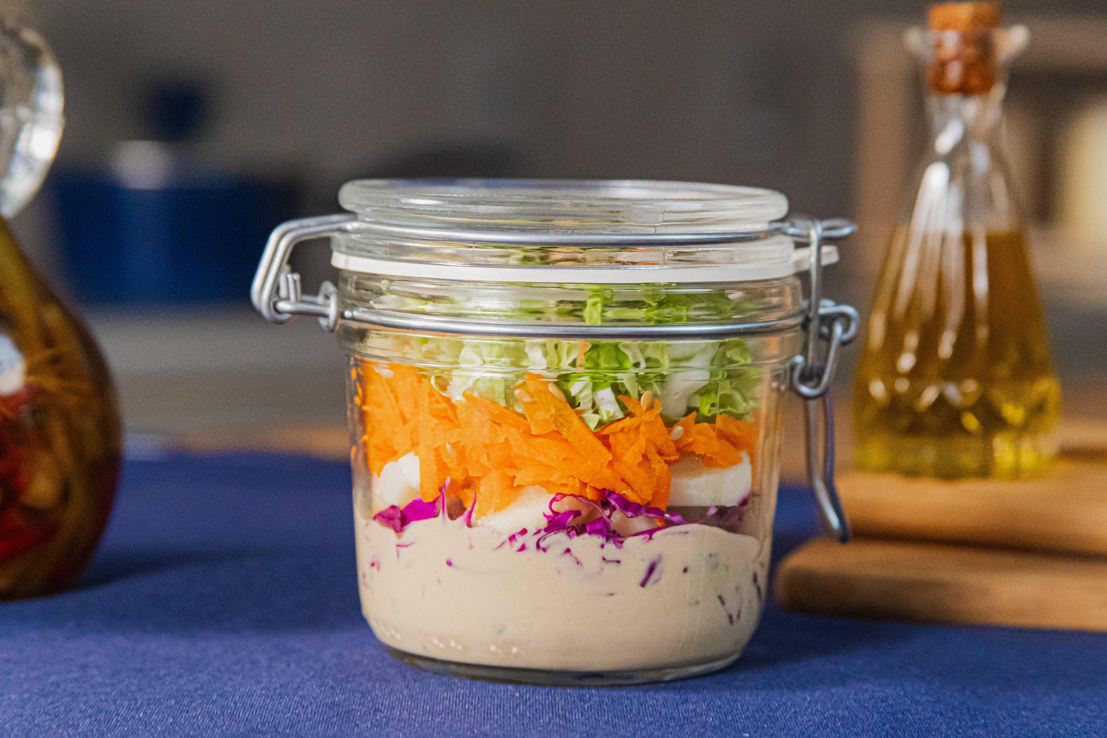 Receita de Salada de Repolho Roxo com Molho Rosé