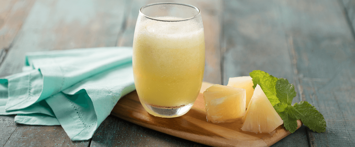 Vitamina de Abacaxi com Gengibre e Hortelã