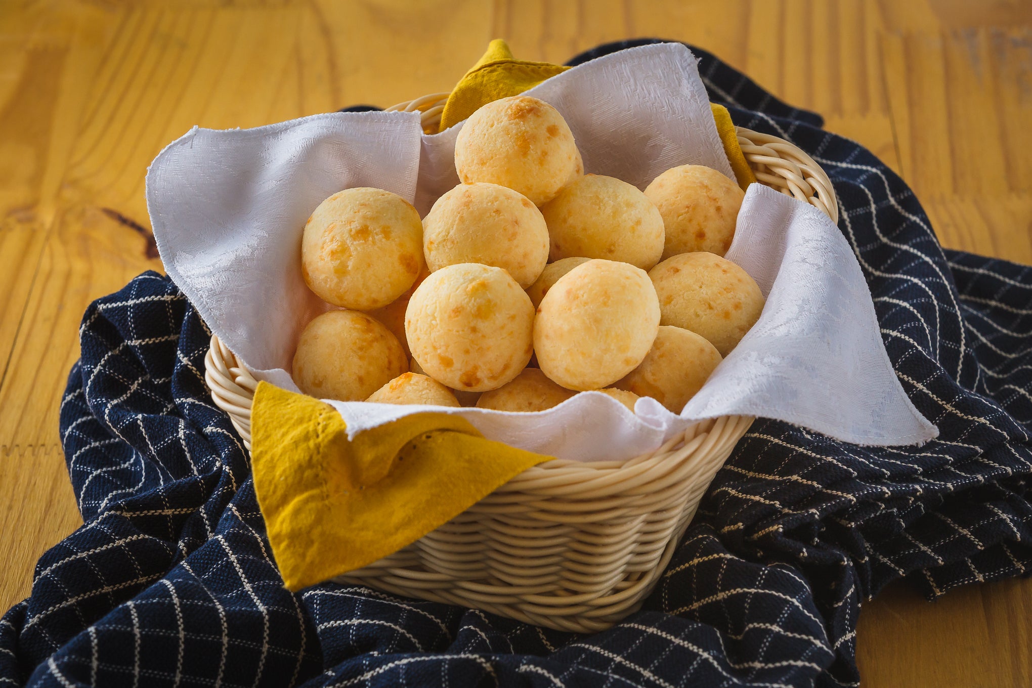 SALGADINHO DE QUEIJO MUITO FÁCIL E RÁPIDO, QUE LEVA APENAS 3 INGREDI