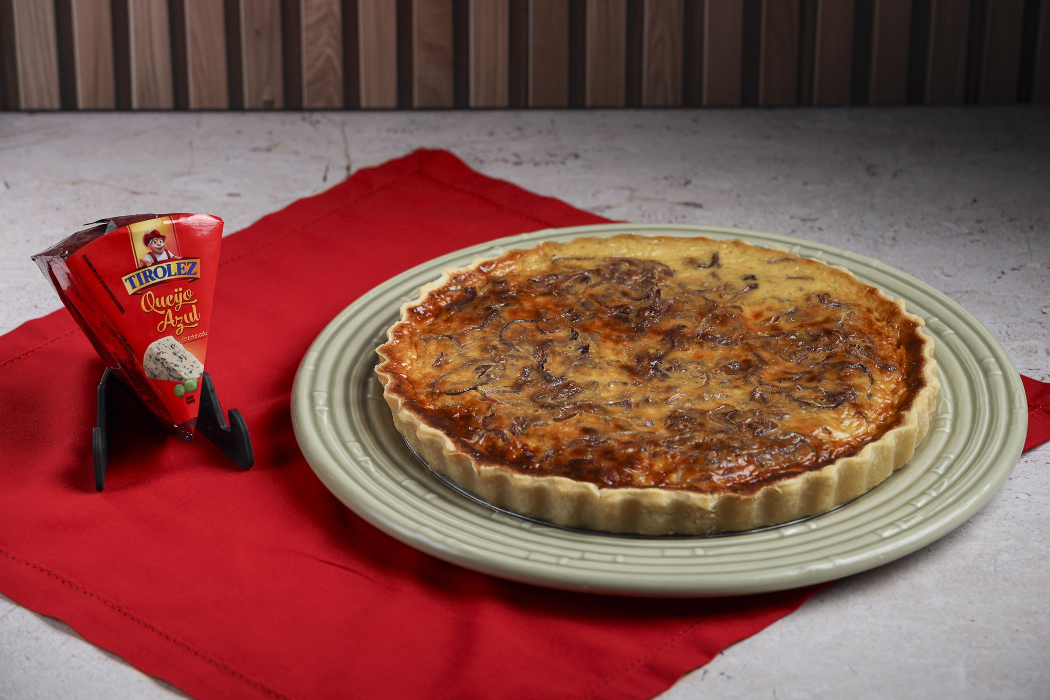 Receita de Quiche de Queijo Azul Tirolez com Cebola Caramelizada