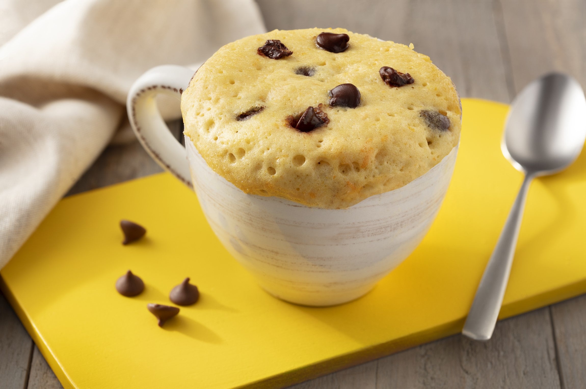 Bolo de Laranja com Gotas de Chocolate ao Leite Garoto de Caneca