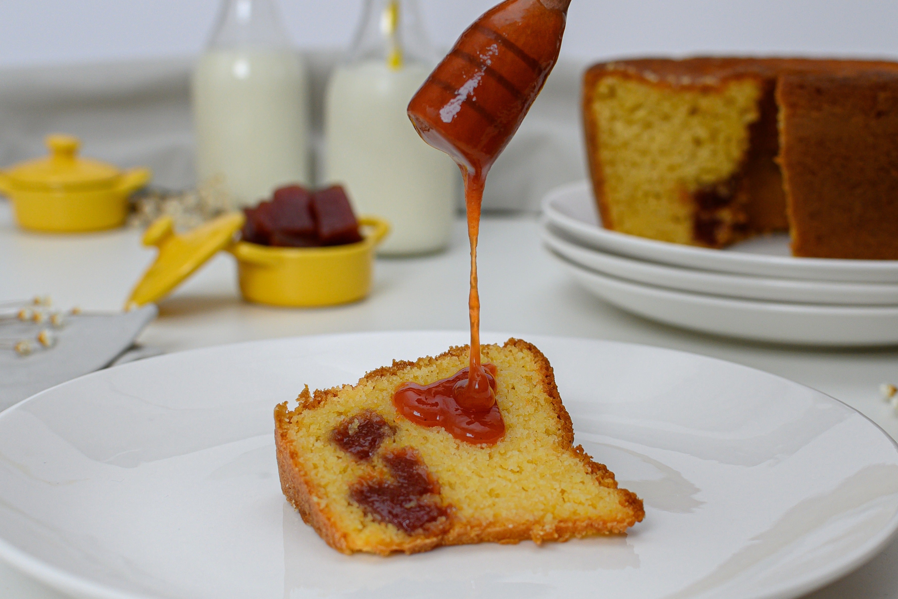 Receita de Bolo de Fubá com Goiabada