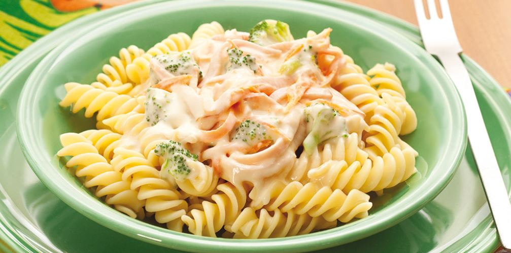 Macarrão ao Molho Branco Incrementado