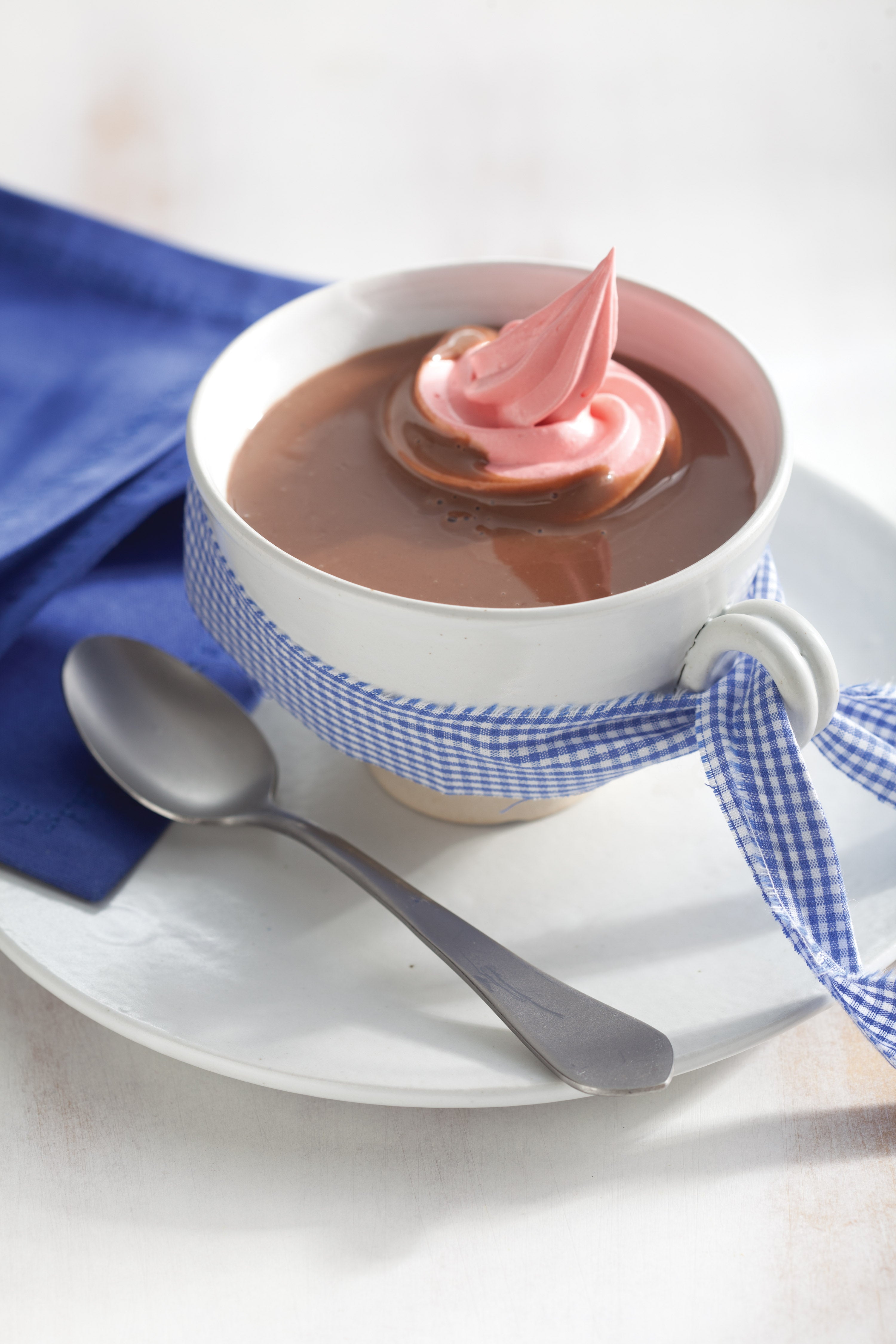 Chocolate Quente com Marshmallow Colorido