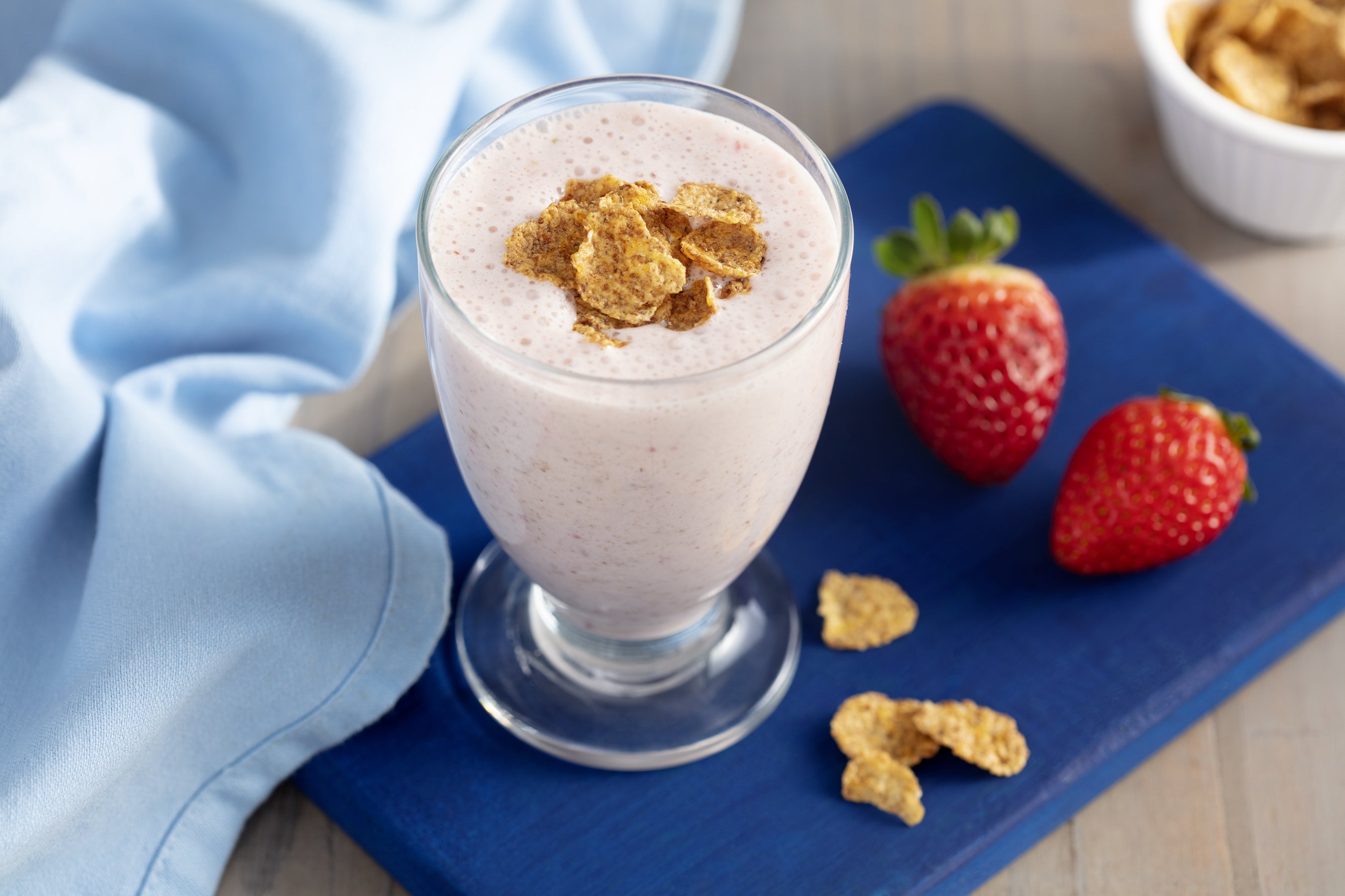 Vitamina Cremosa de Morango com Nesfit Cereal