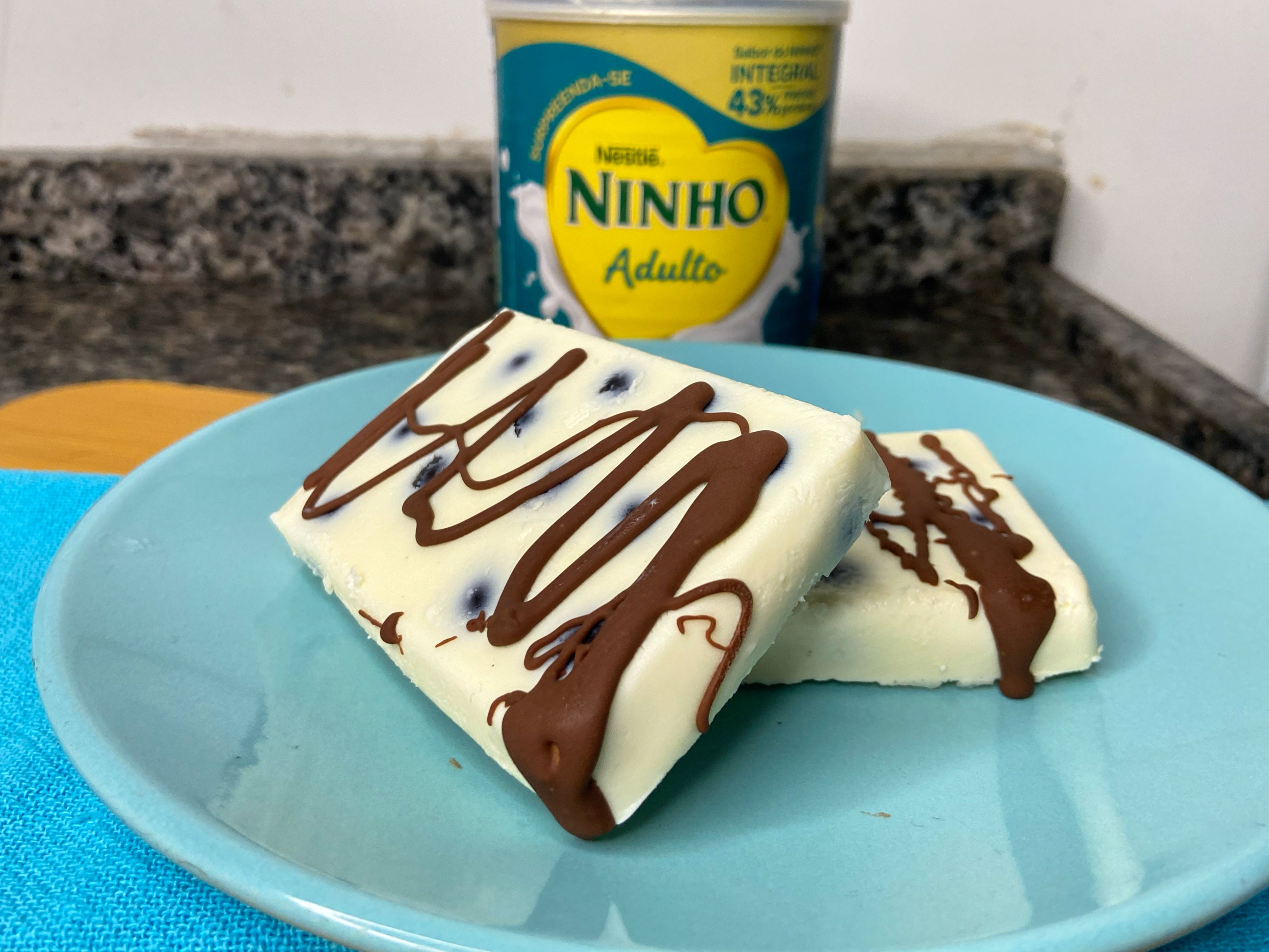 Receita de Barrinha de Ninho com Uvas e Chocolate