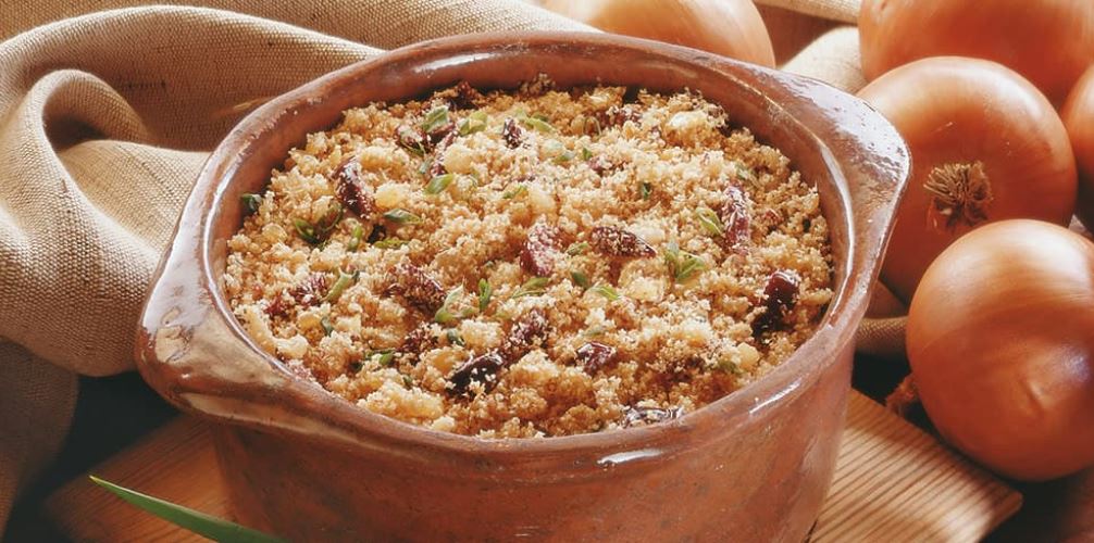 Farofa de Cebola e Cebolinha