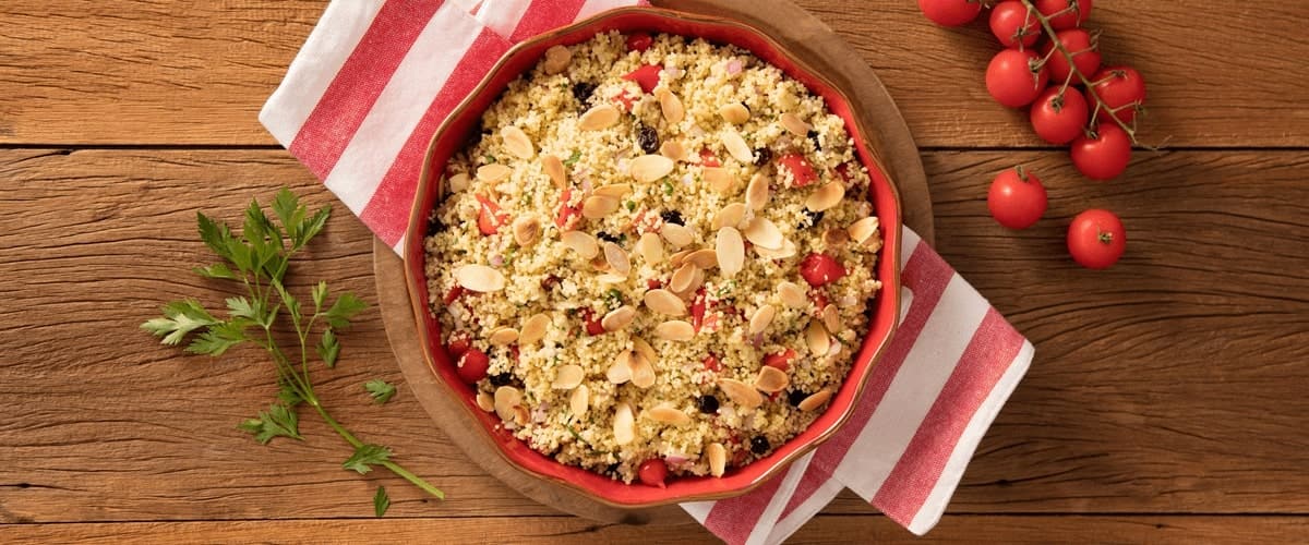 Cuscuz Marroquino com Amêndoas e Uvas-Passas