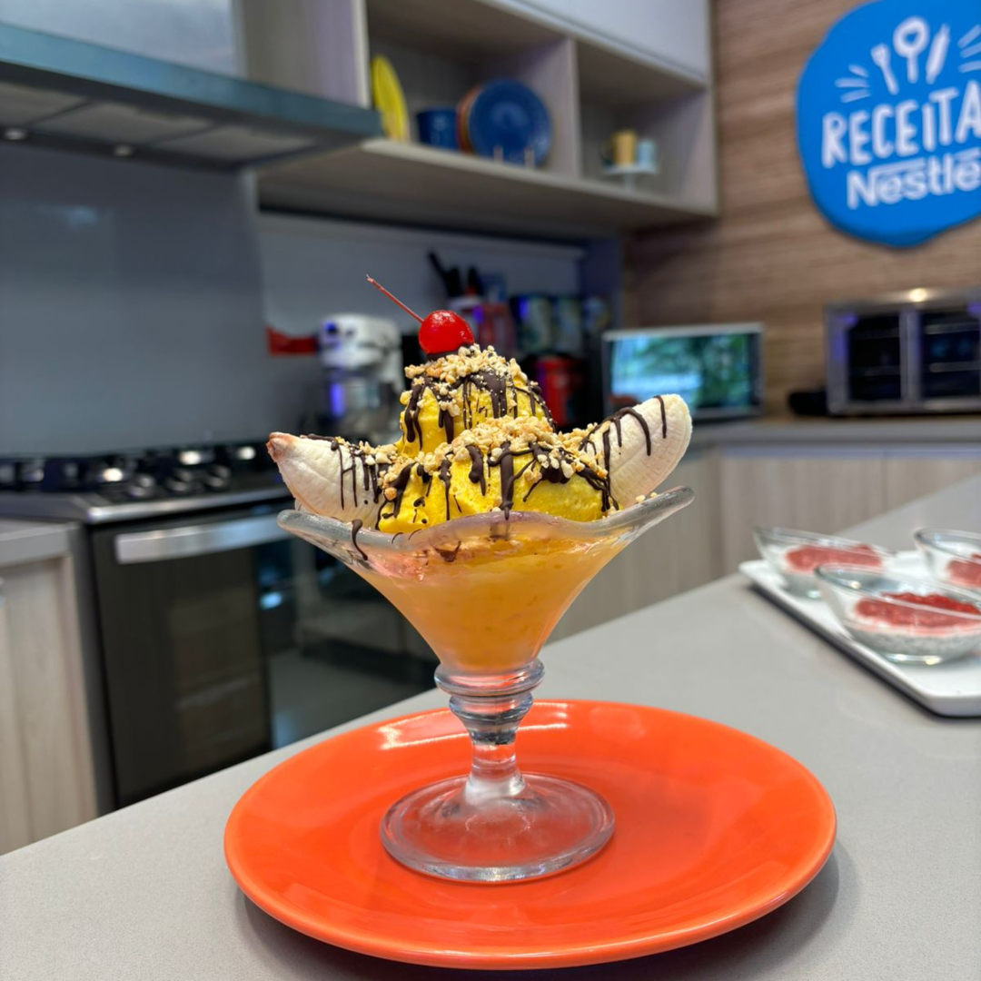 Receita de Banana Split de Nutren Senior Mix de Frutas