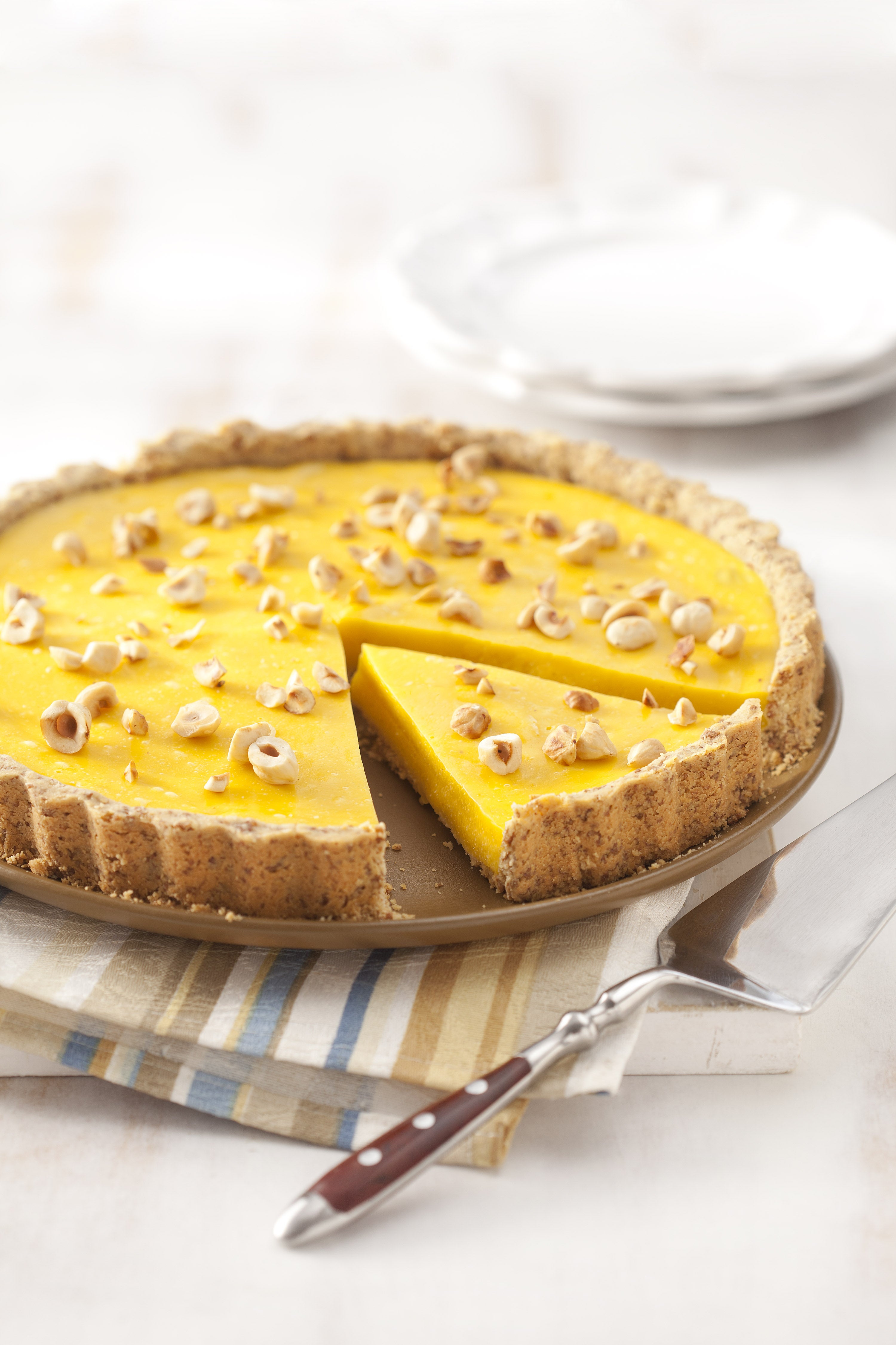 Torta Mousse de Mangas com Avelãs