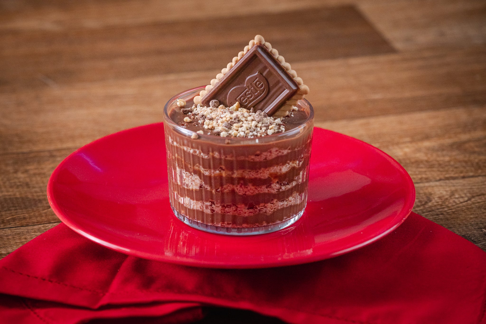 Receita de Copinhos Crocantes com NESTLÉ Choco Biscuit