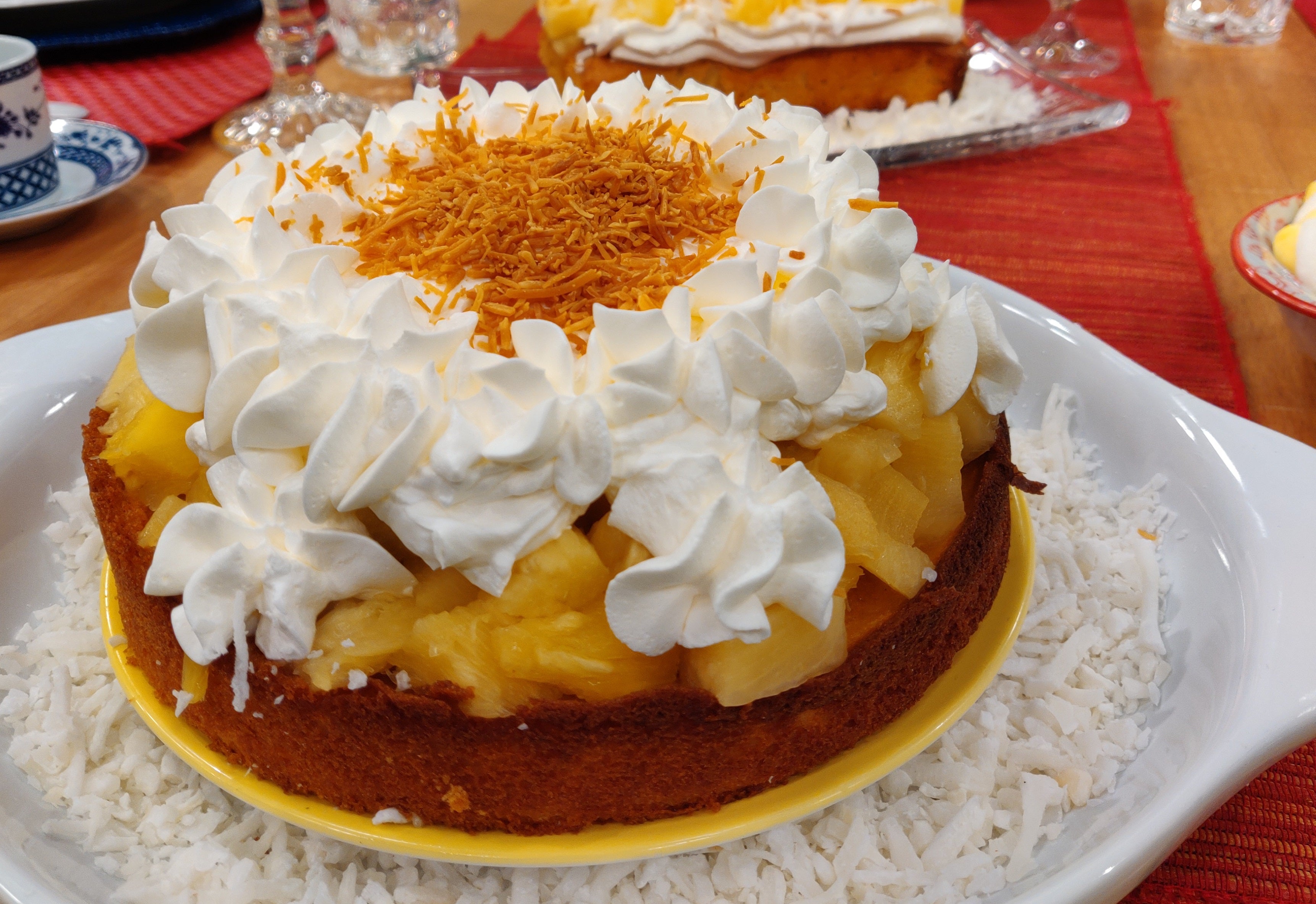 Receita de Bolo Piña Colada com Leite Moça