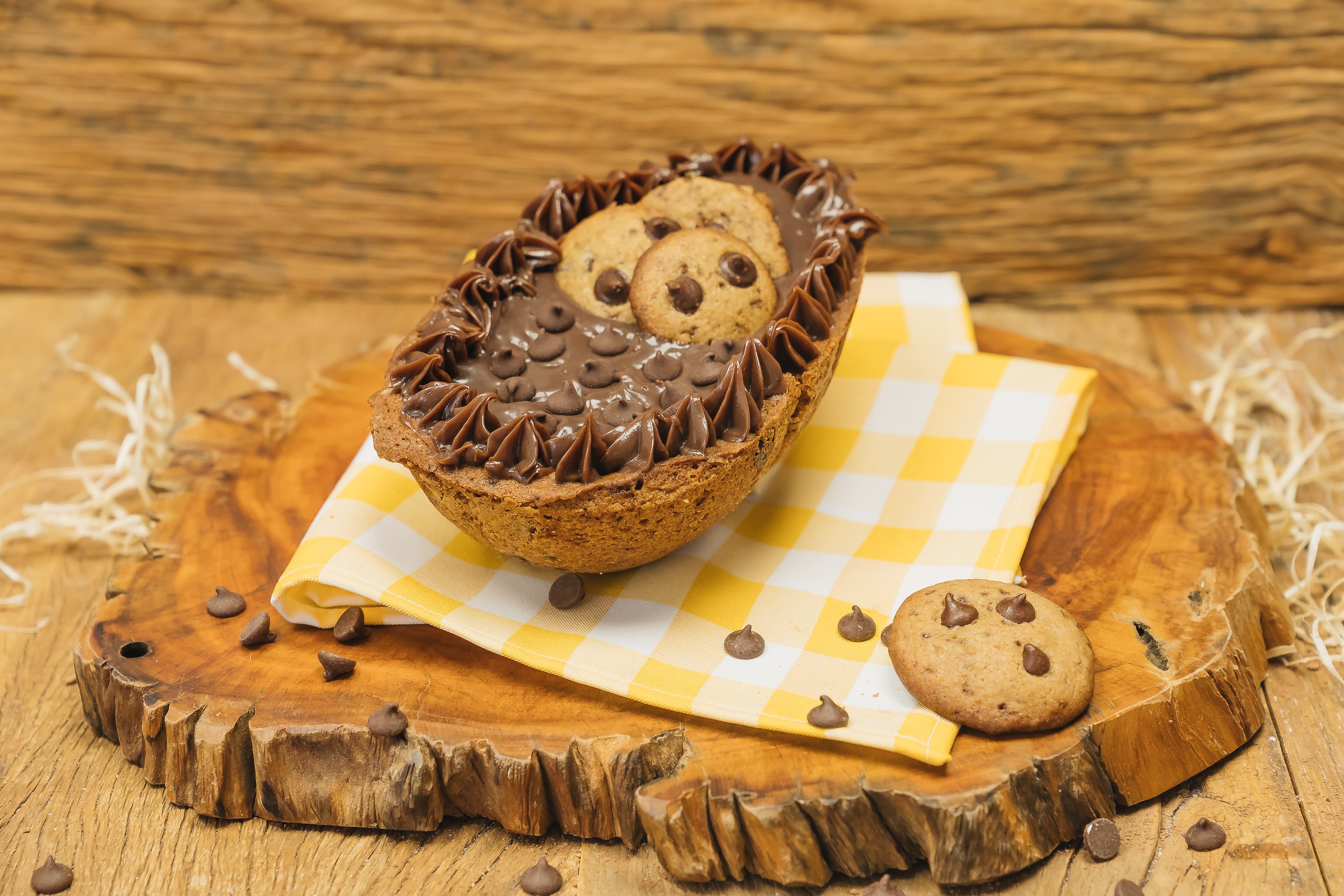 Ovo Cookie com Recheio de Brigadeiro