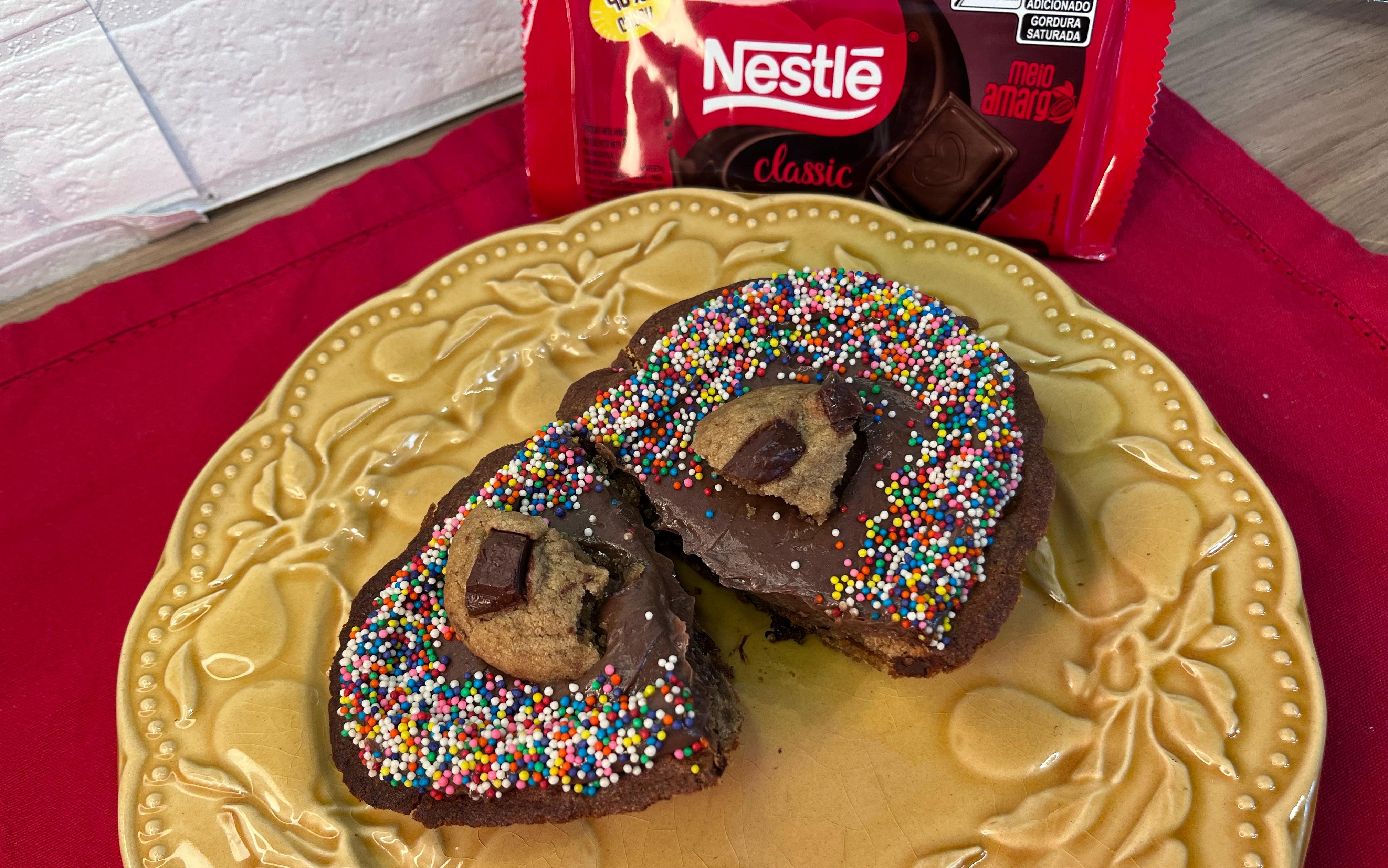 Receita de Ovo de Cookie Recheado com Brigadeiro