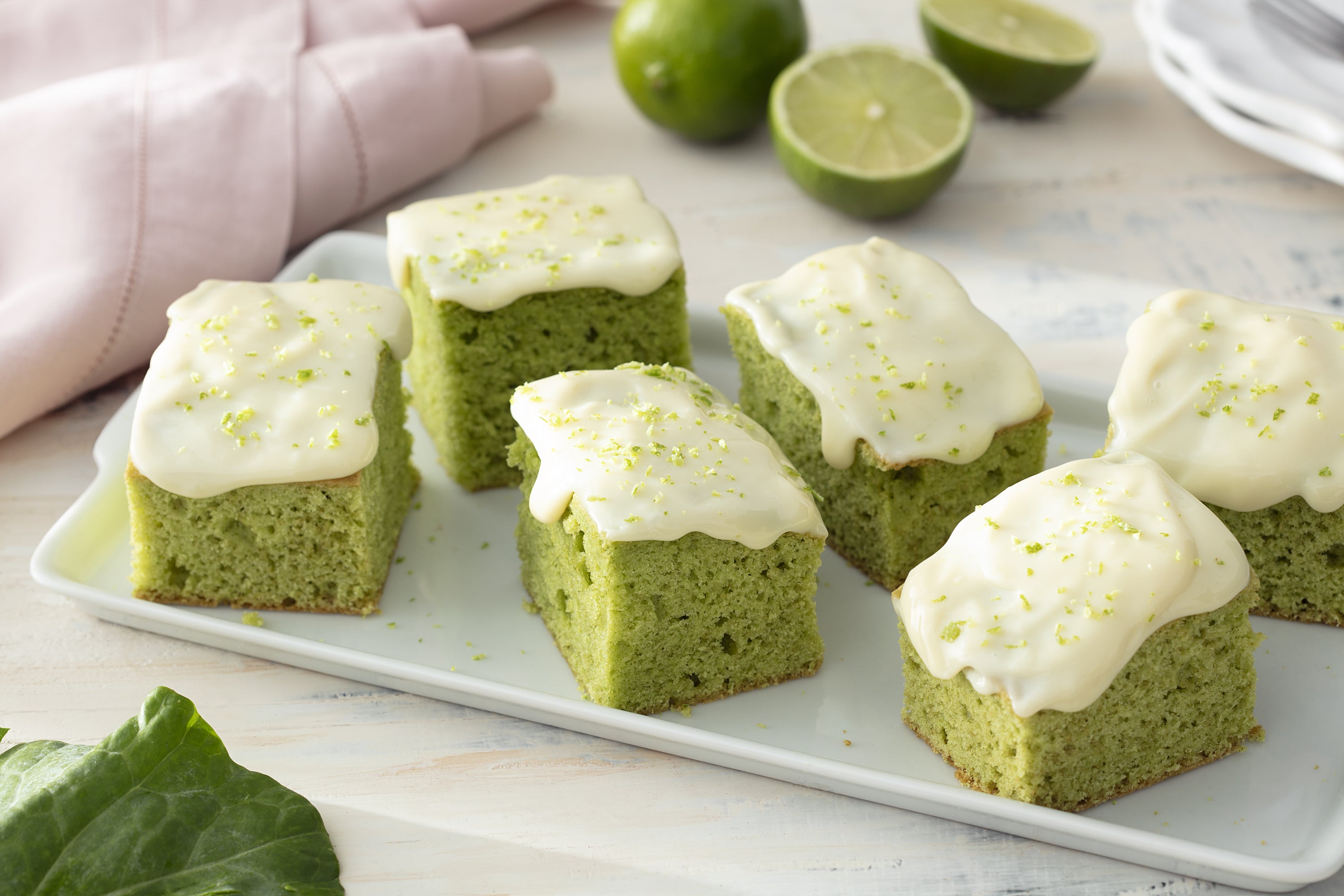Bolo de Couve com Calda de Limão