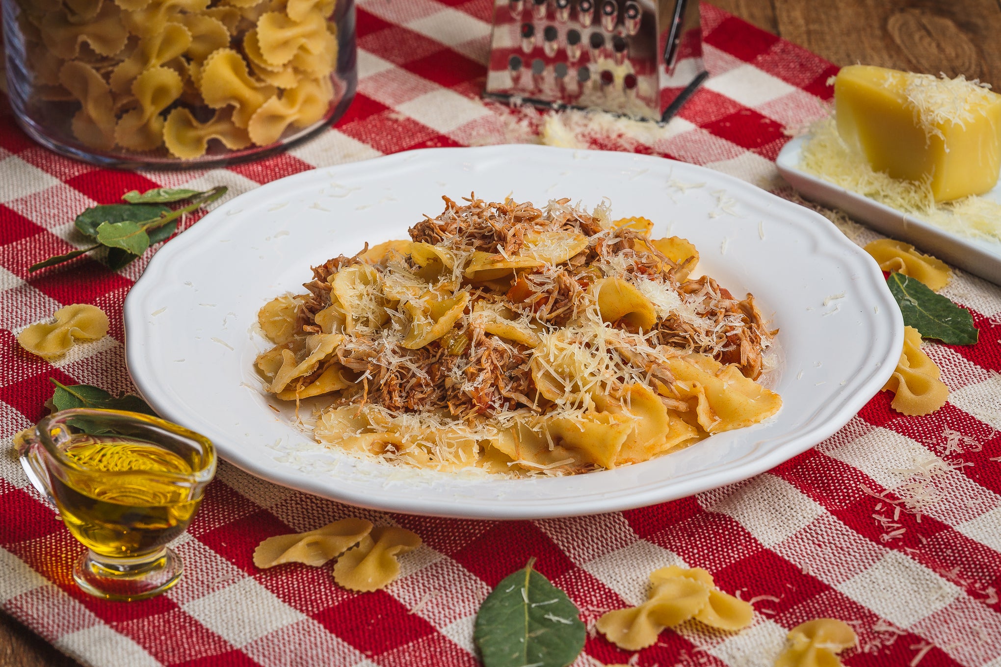 Farfalle com Ragu de Frango