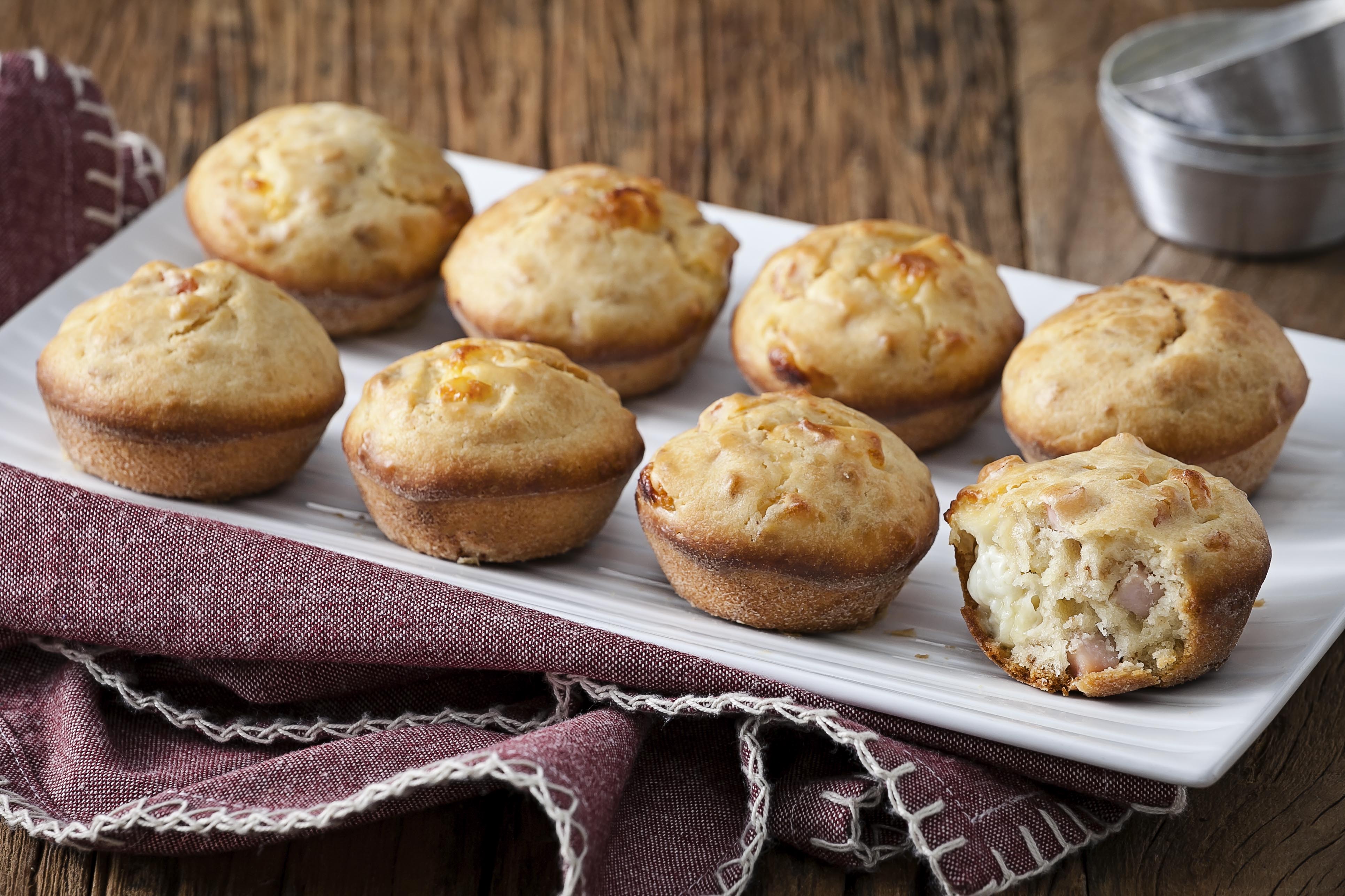 Muffins de Peito de Peru e Queijo Branco