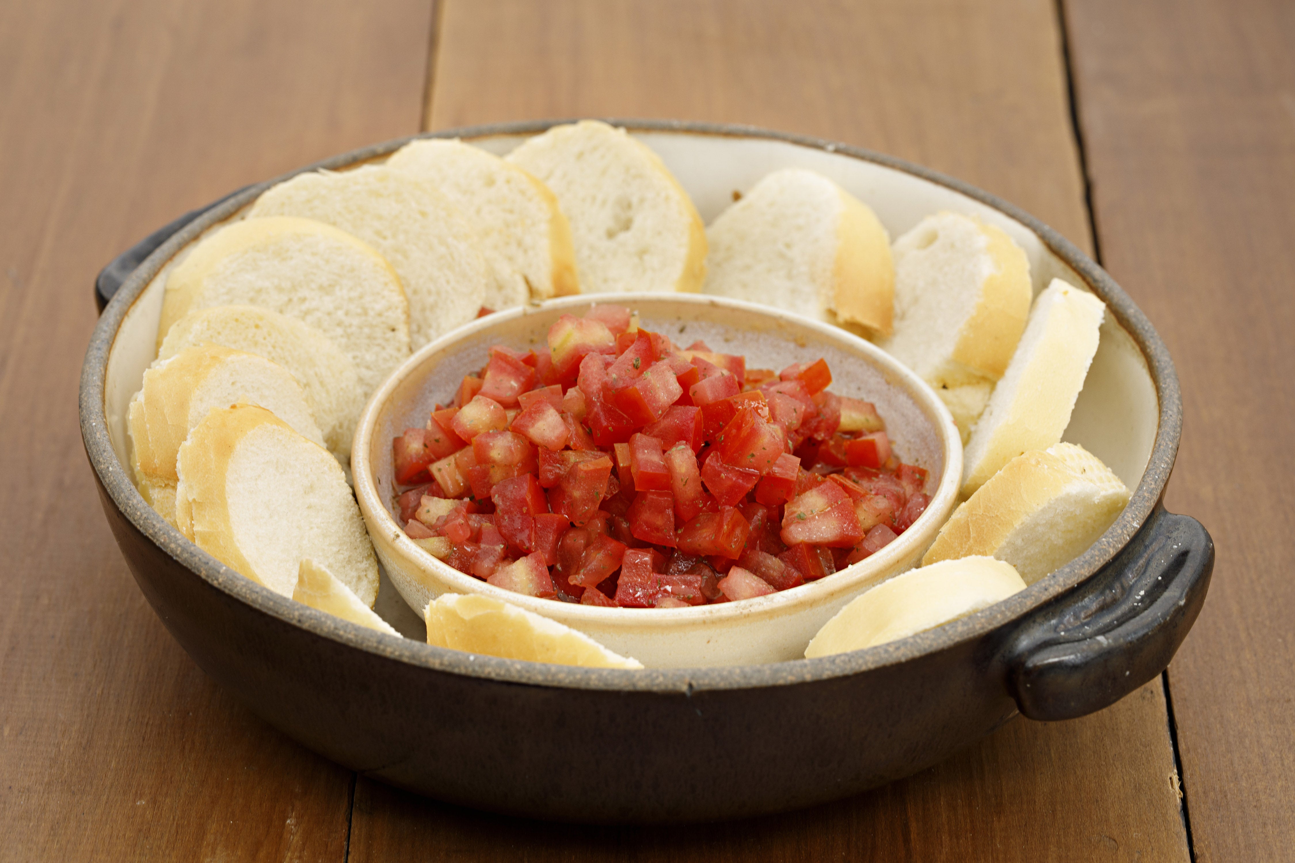 Torradas com Tomate
