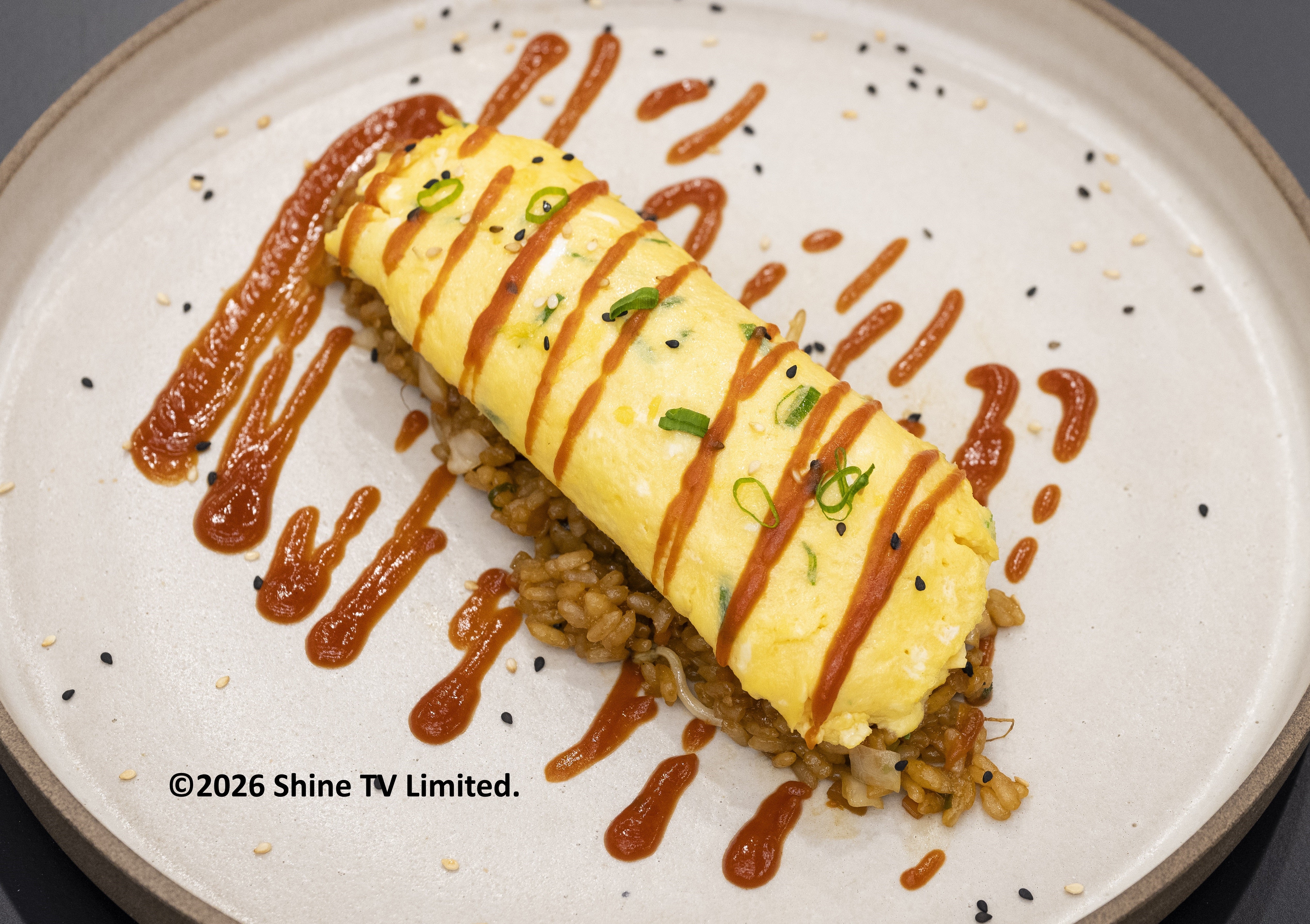 Receita de Omurice com Arroz Frito e Omelete Cremosa