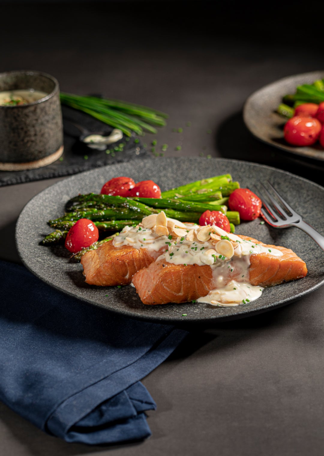 Salmão Grelhado com Molho de Vodka e Amêndoas