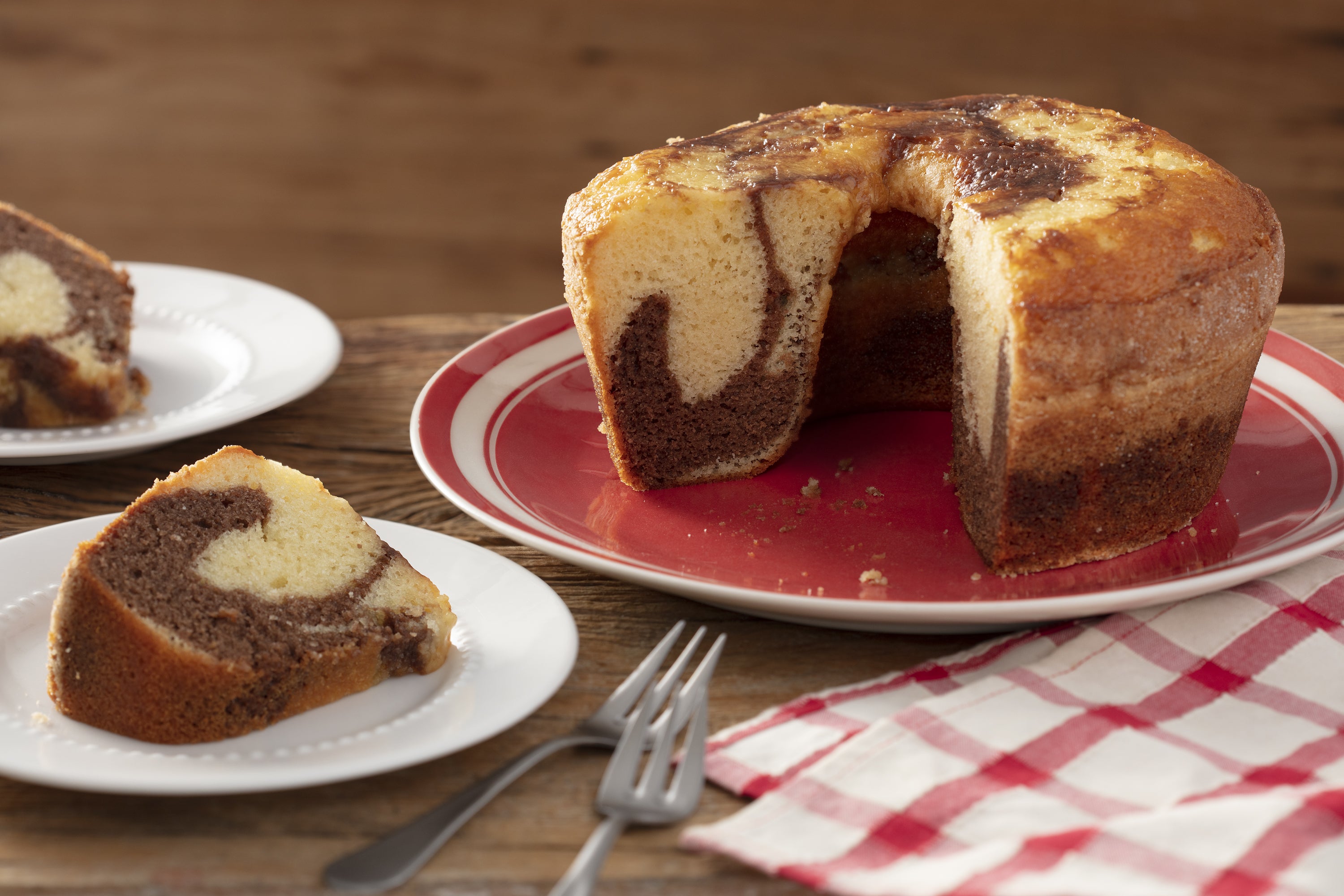 Bolo de trigo simples, muito fofinho e gostoso na batedeira