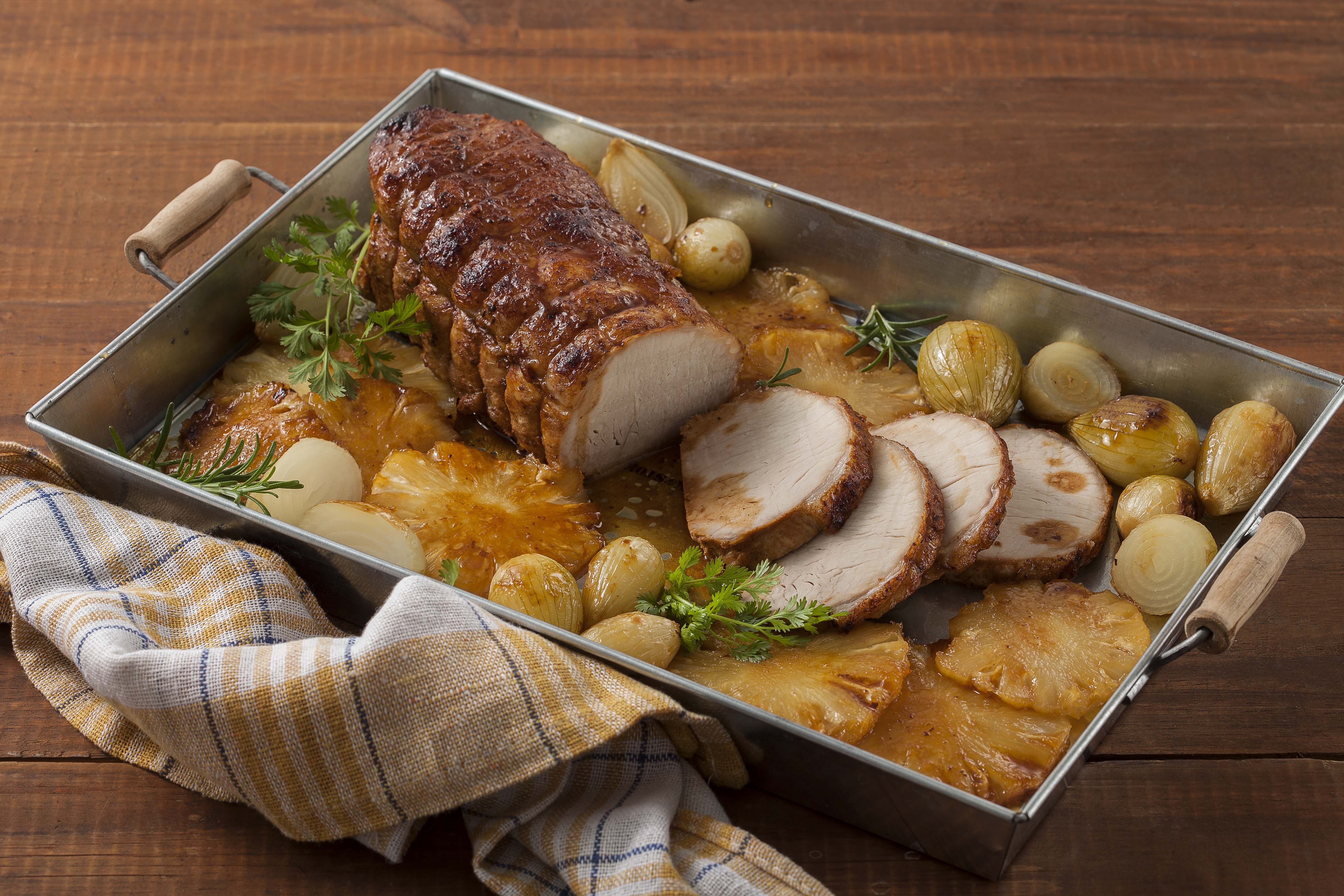 Lombo Dourado com Abacaxi | Receitas Nestlé Lombo Dourado com Abacaxi | Receitas Nestlé