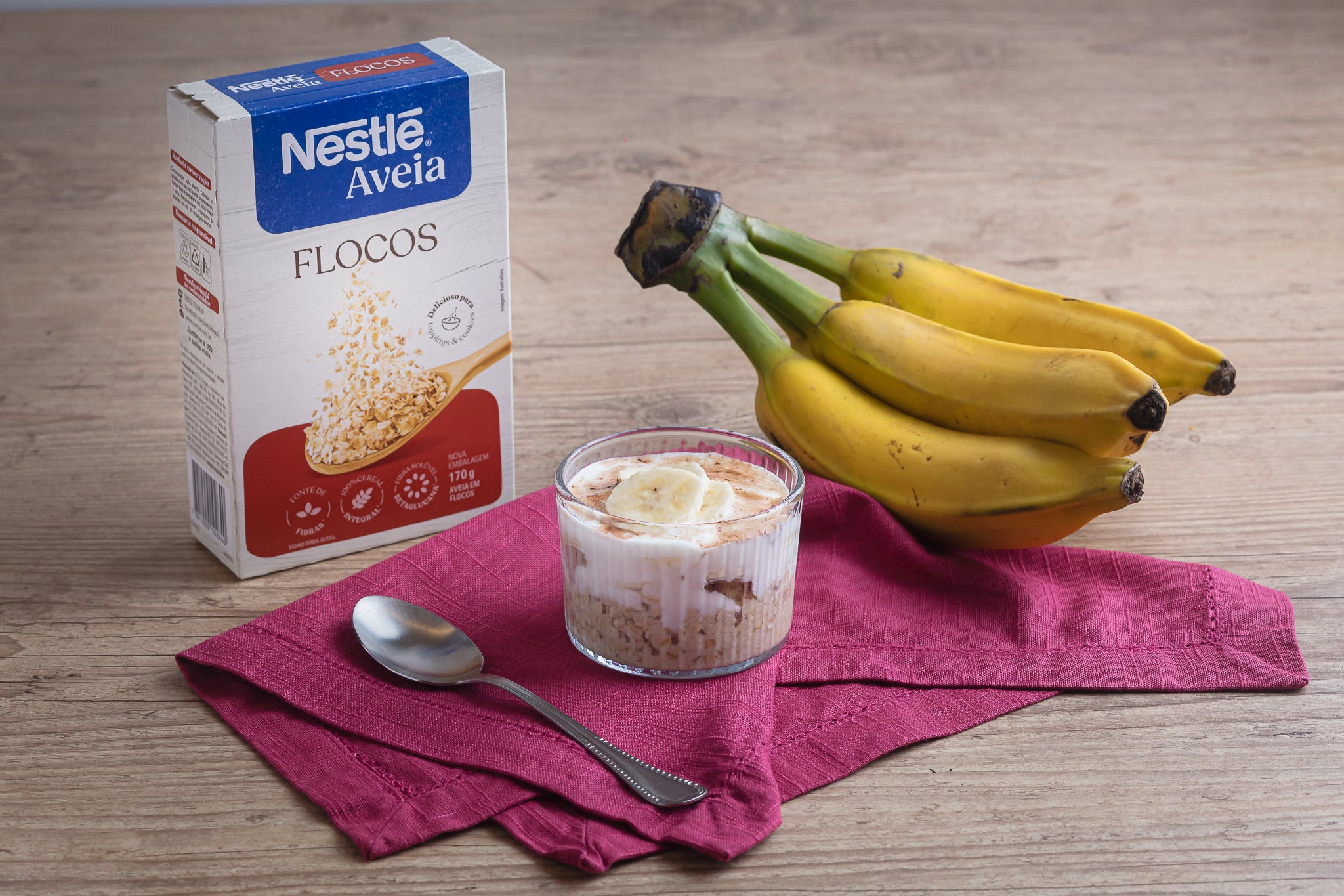 Receita de Surpresa de Banana com NESTLÉ® Aveia Flocos