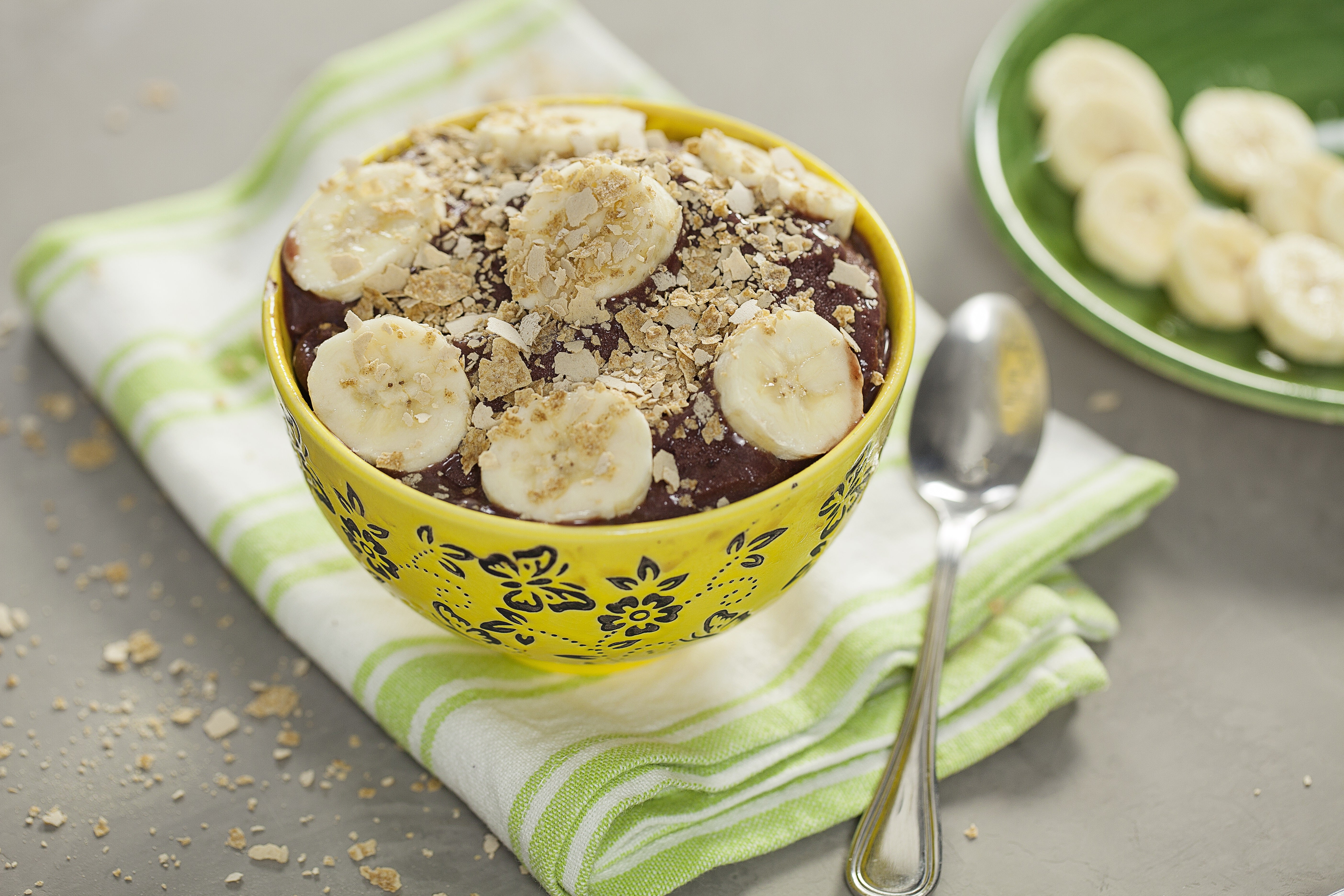 Açaí com Banana e Neston