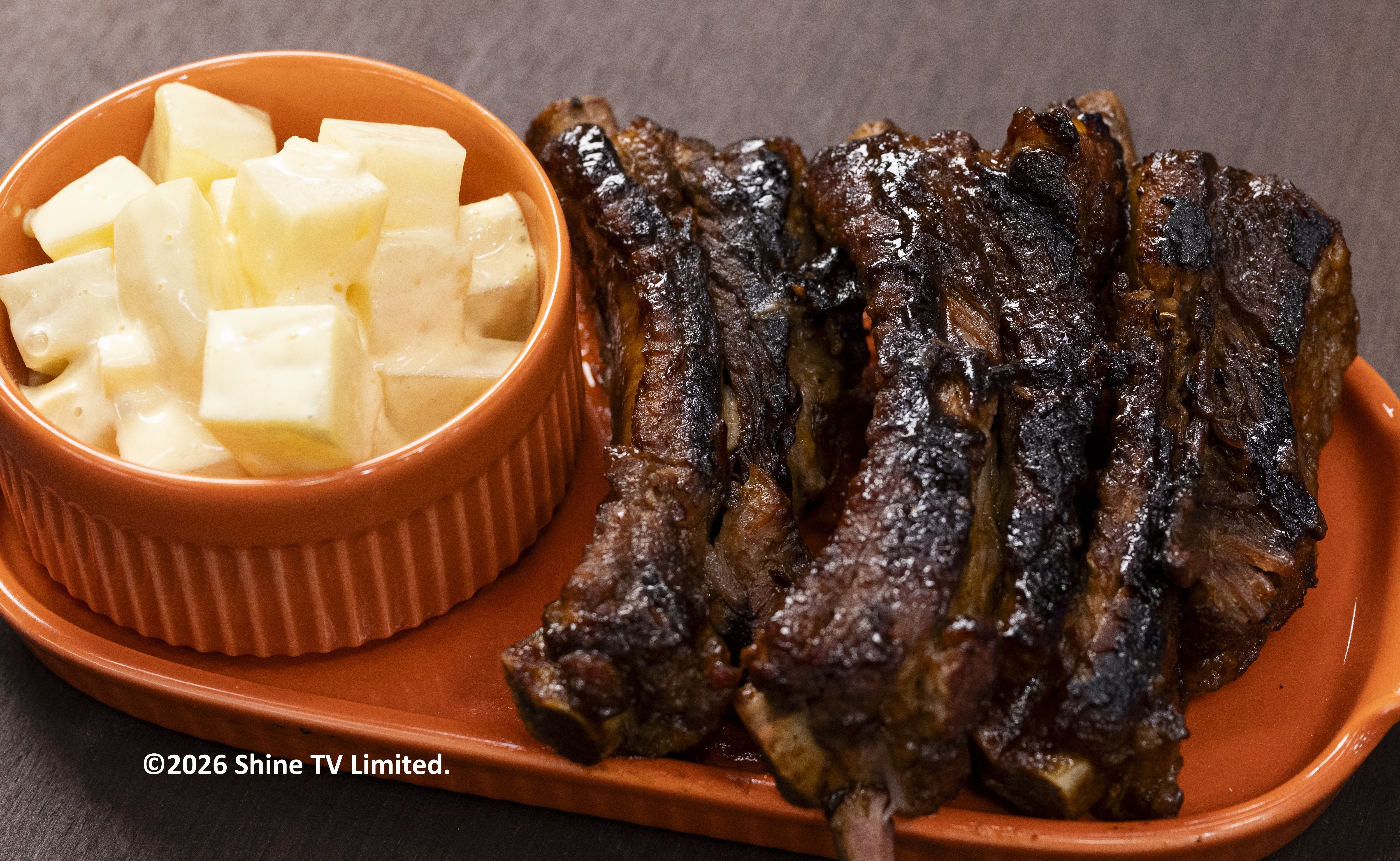 Receita de Costelinha ao Barbecue com Salada de Batata
