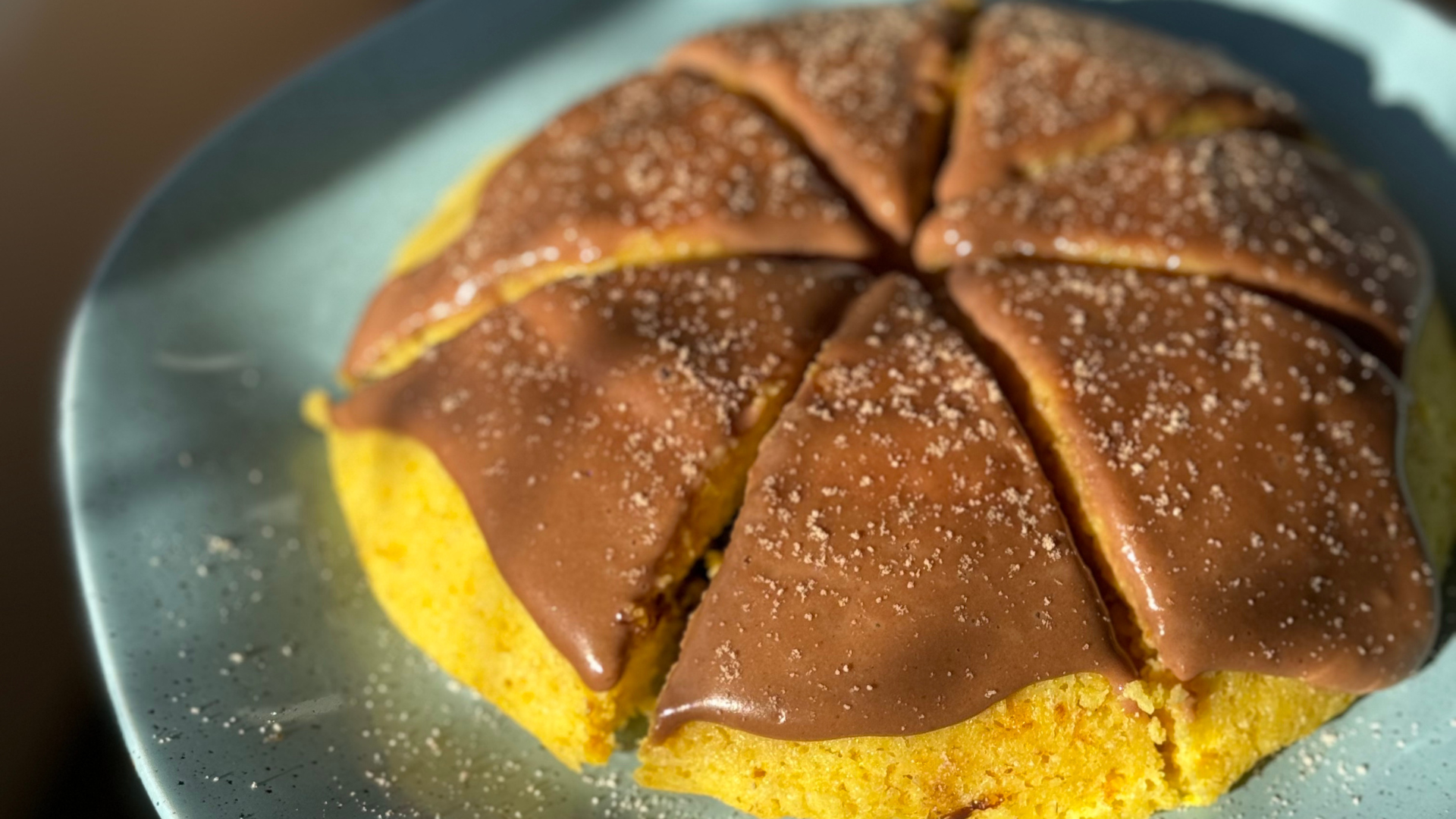 Receita de Bolo de Cenoura com Aveia e Calda de Chocolate
