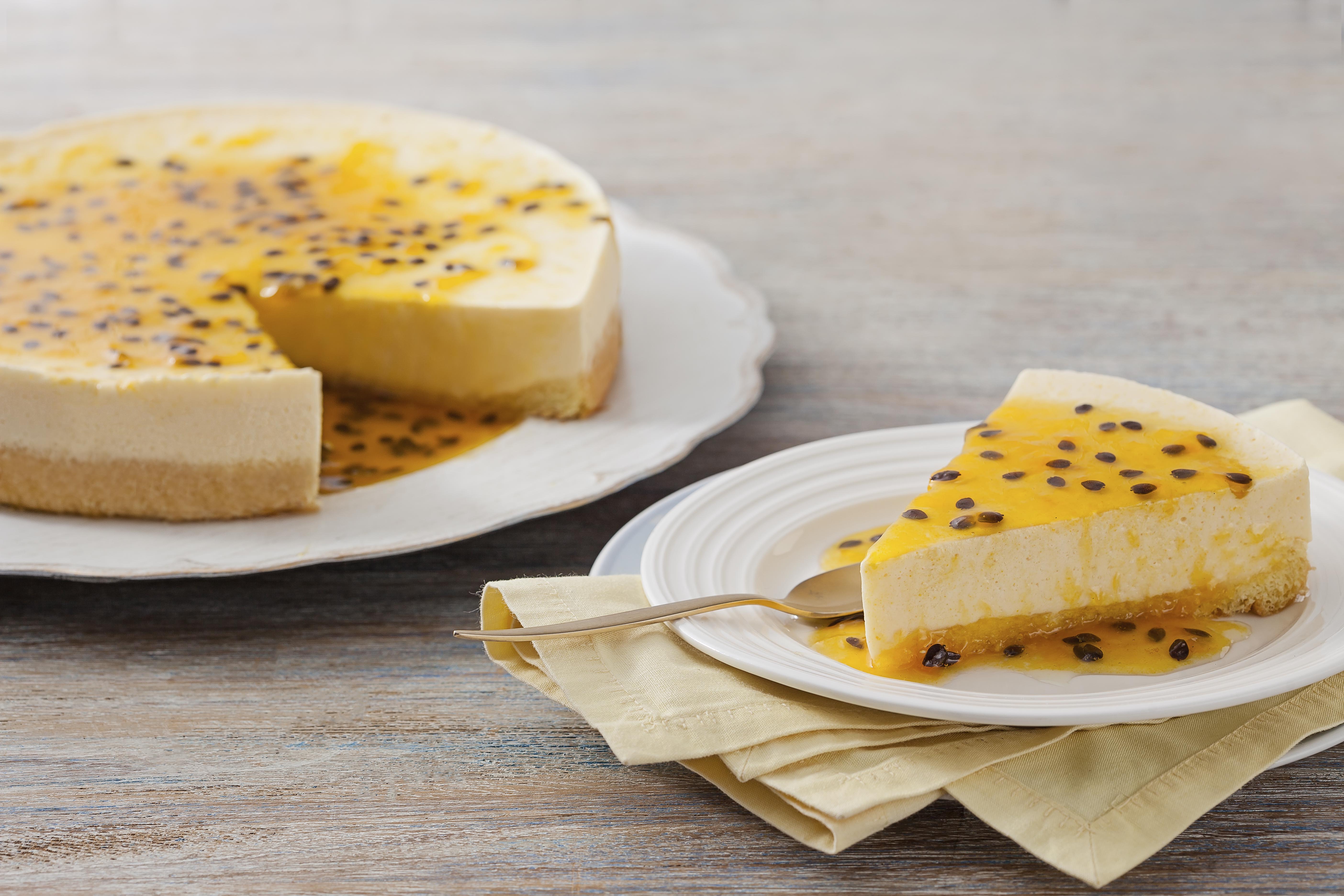Torta Mousse de Maracujá com NESTLE Creme de Leite