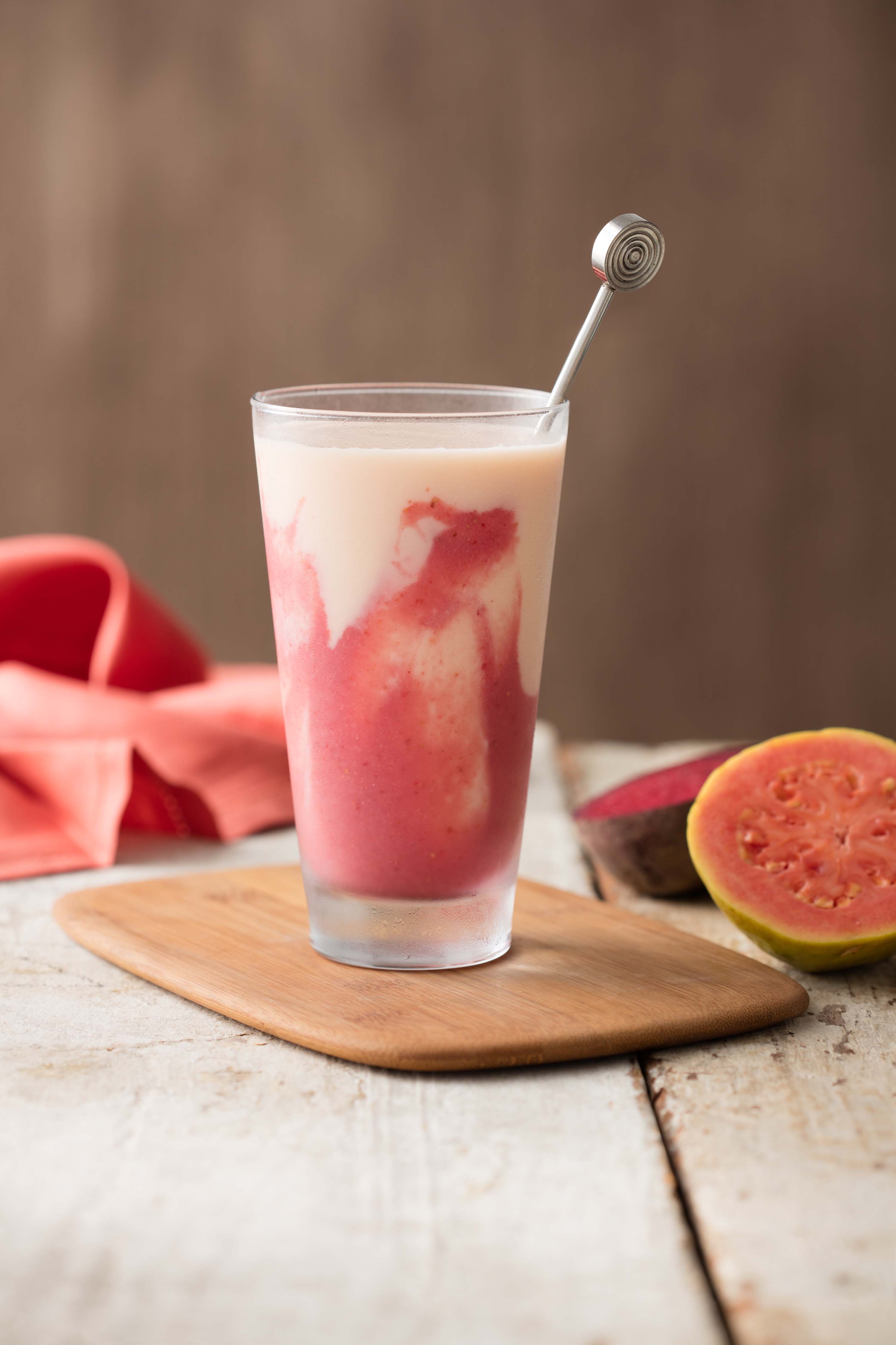 Iogurte Vitamina De Frutas Com Purê De Goiaba, Morango e Beterraba