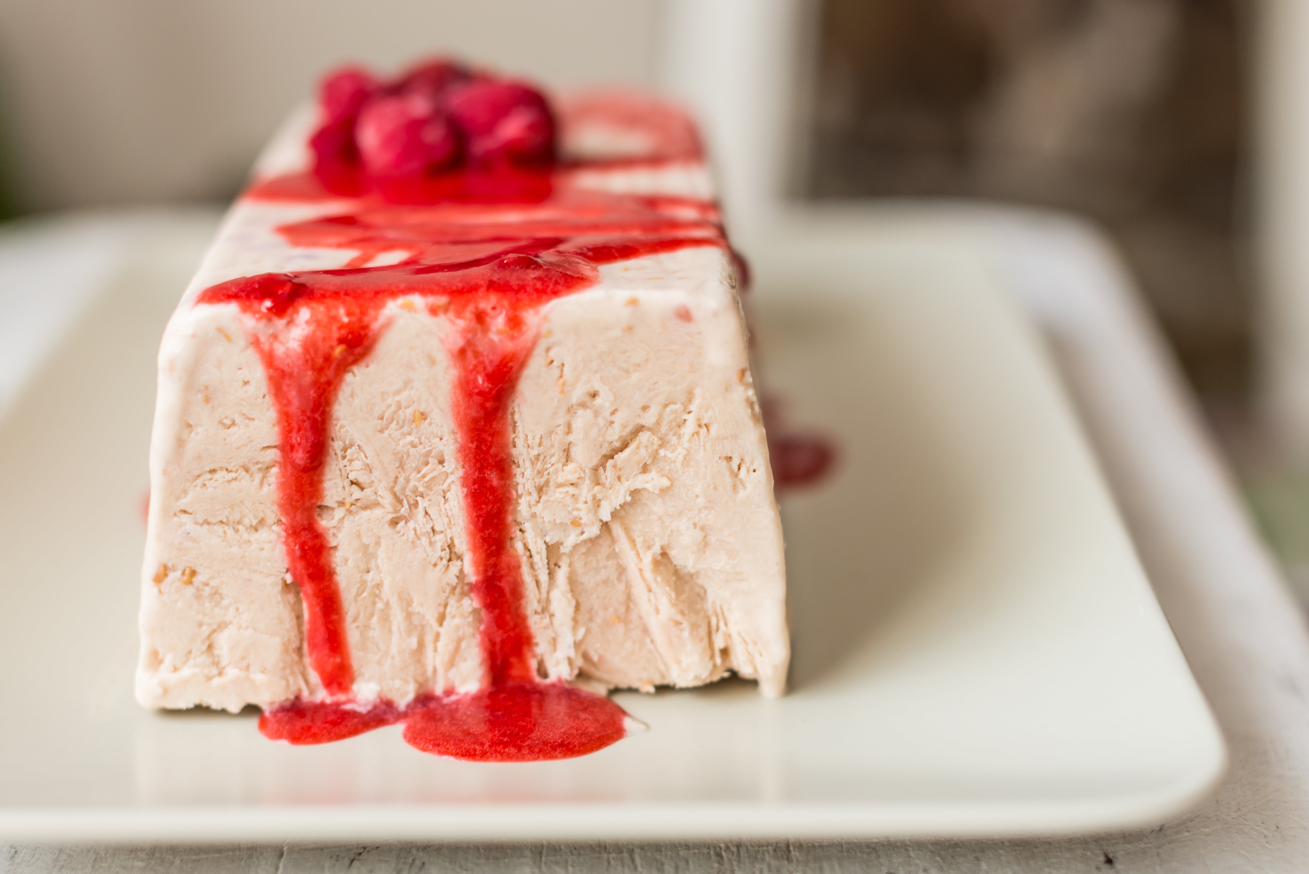 Terrine de Iogurte Grego com Calda de Frutas Vermelhas Receitas Nestlé