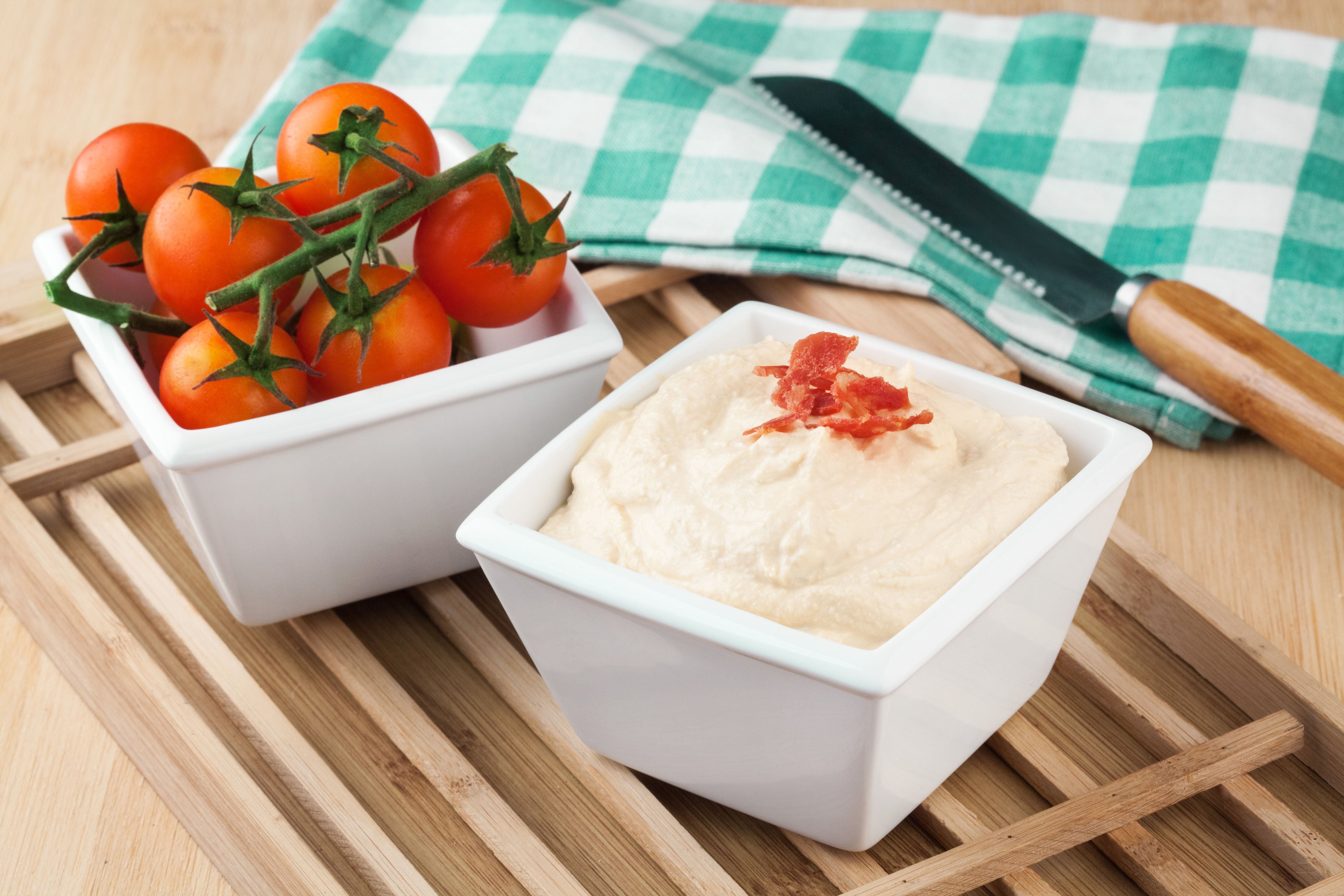 Patê Pomodoro com Crispy de Salame