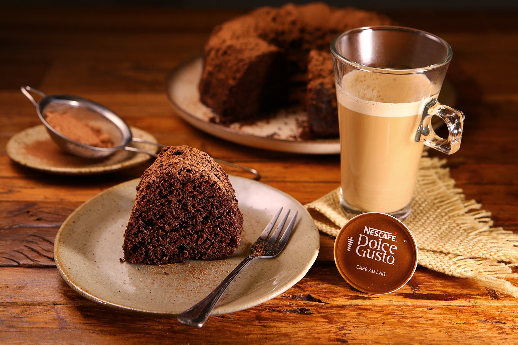 Bolo de Chocolate e Café Au Lait