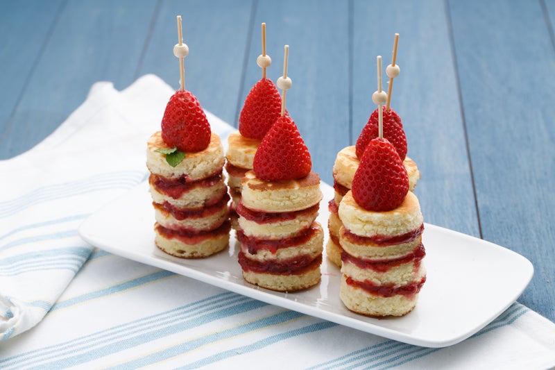Mini Pancakes sem Glúten com Geleia de Morango