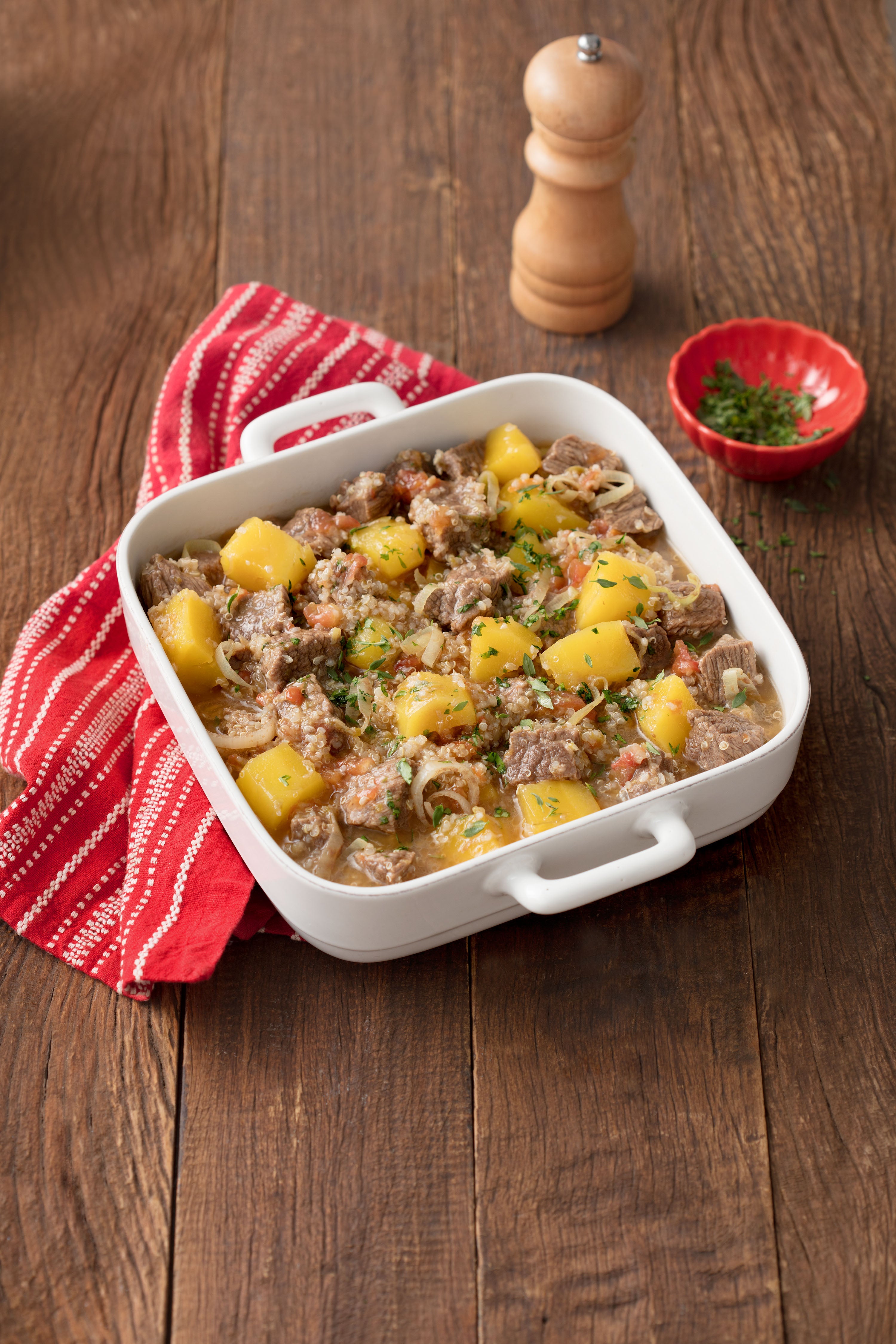 Picadinho de Carne, Alho-poró, Mandioquinha e Quinoa