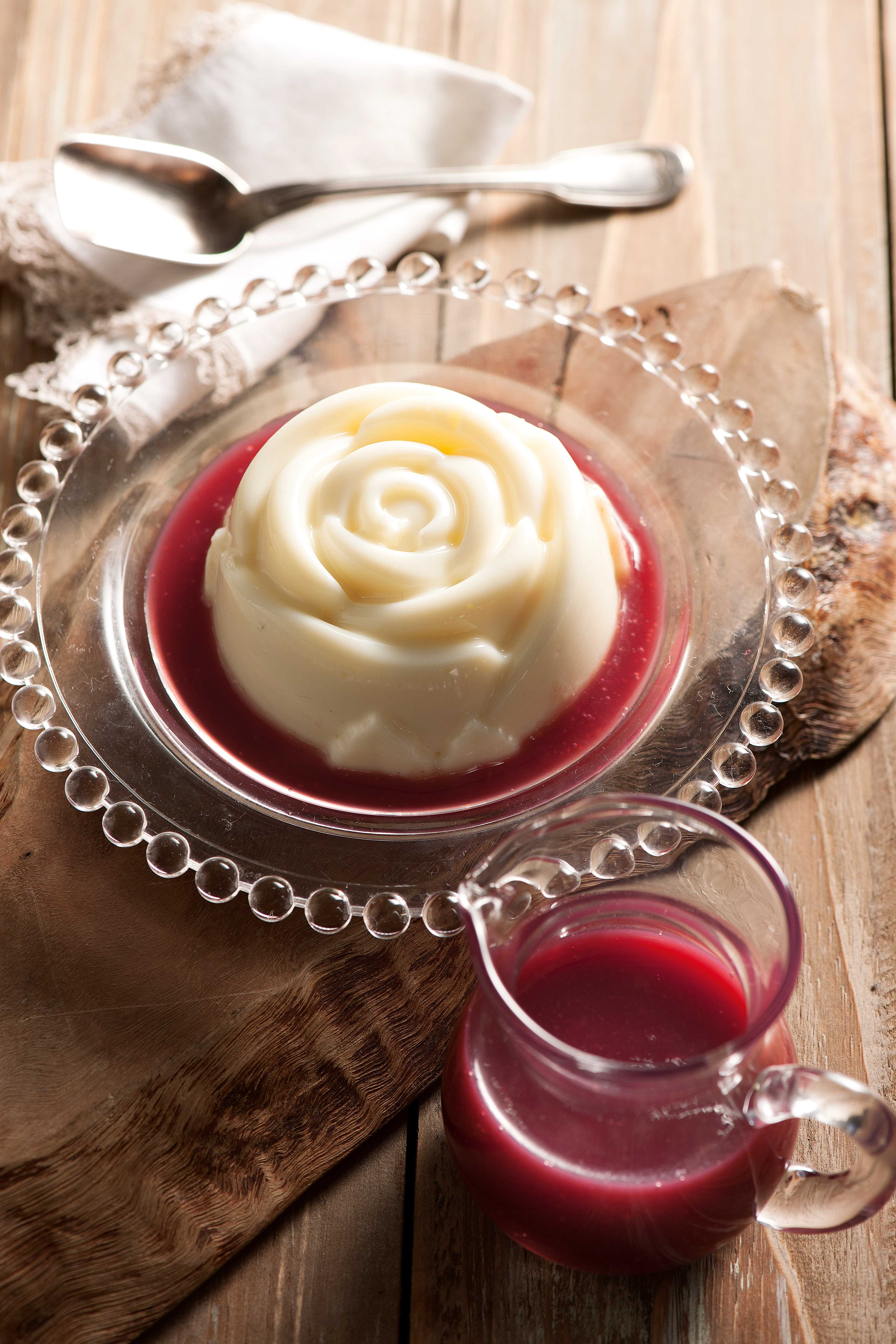 Flan com Calda de Uvas