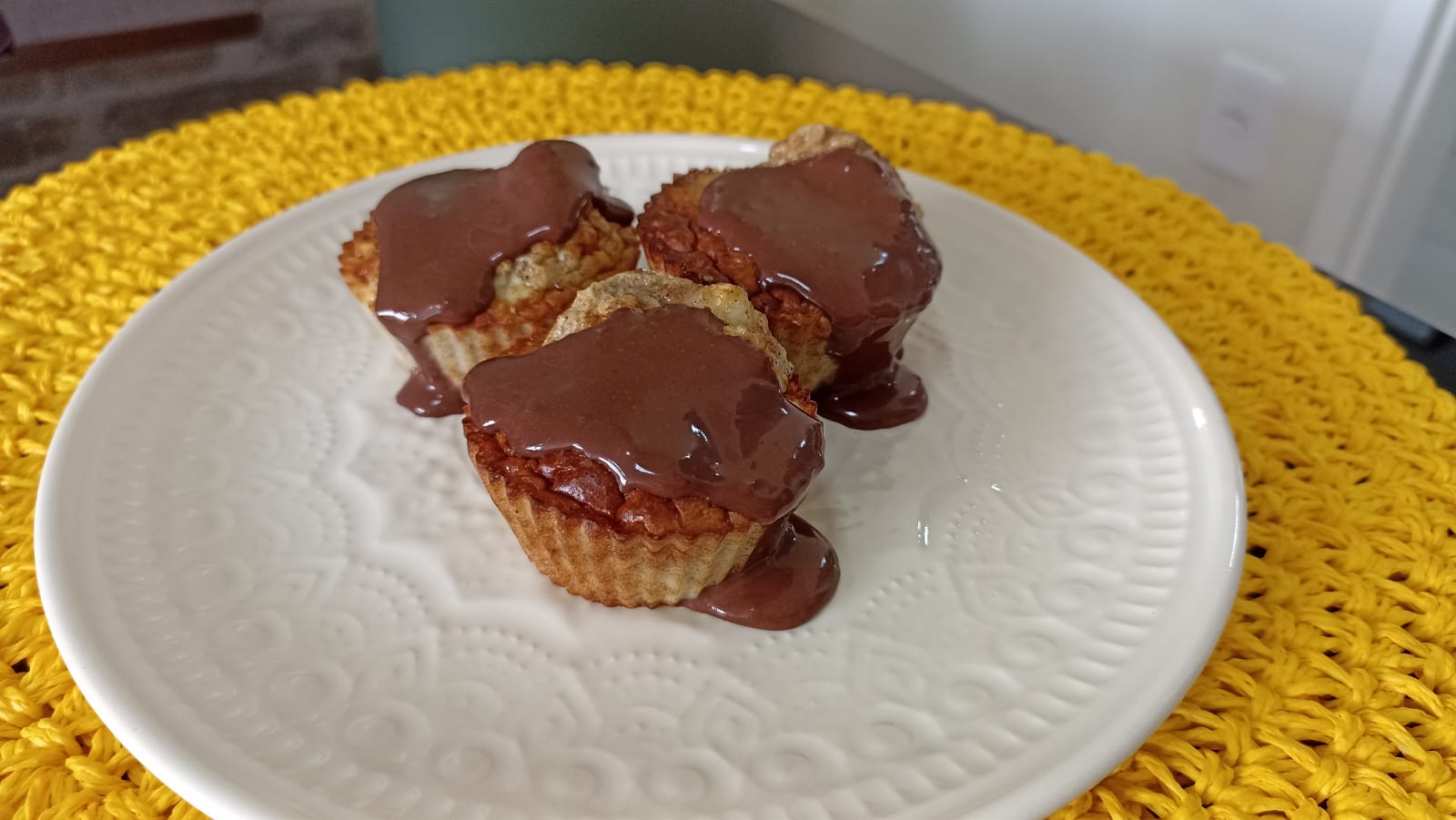 Receita de Muffin de Banana com Calda Proteica de Cacau Receitas Nestlé