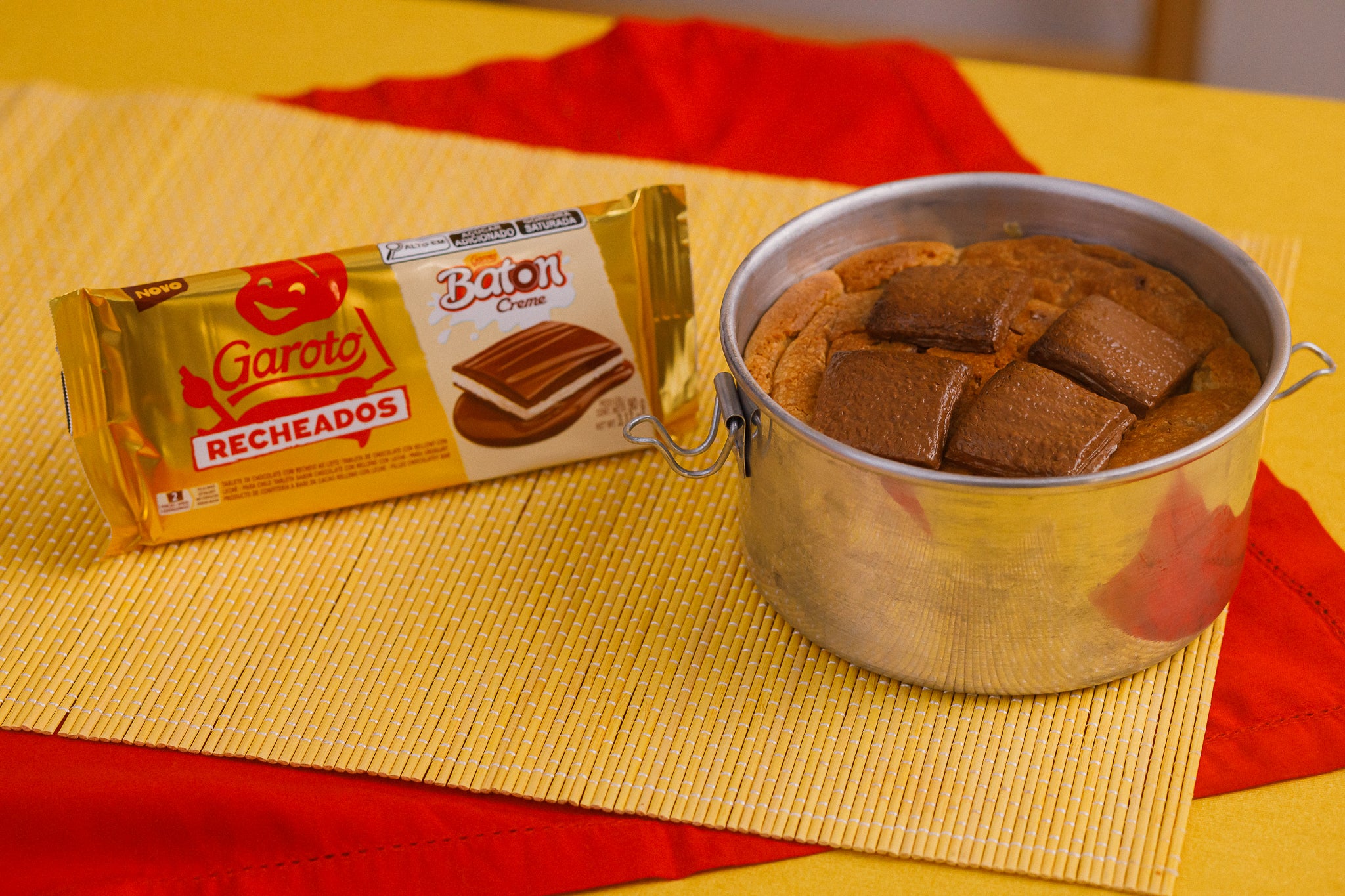 Receita de Cookie com GAROTO® Recheado Baton na Lata